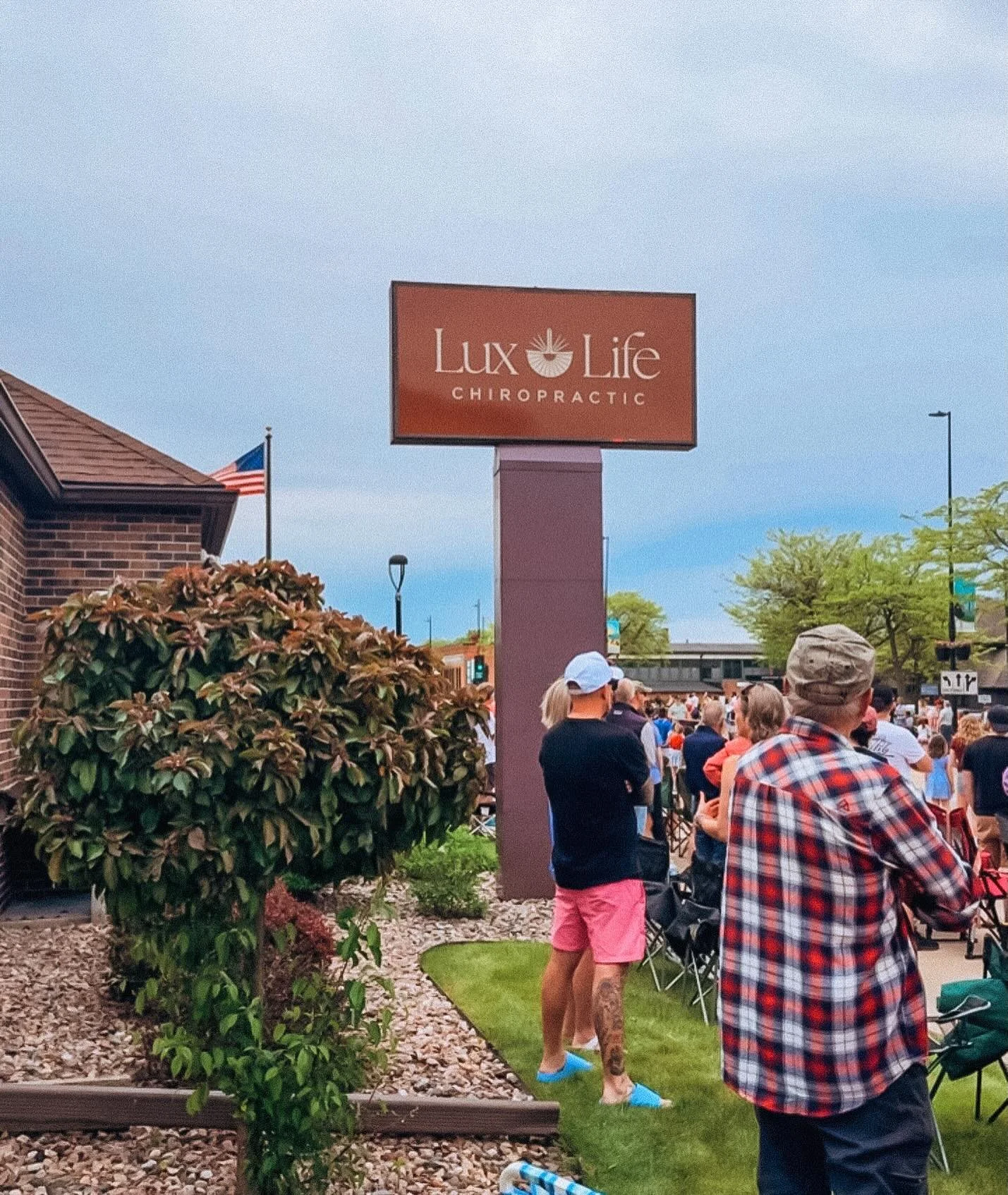 As we gather with our families, attend jam packed parades, hop on our boats and crank on our grills, enjoy the sunshine, and make memories this Memorial Day, may we also remember the reason we are able to do so 🇺🇸 

Today, we honor the heroes who m