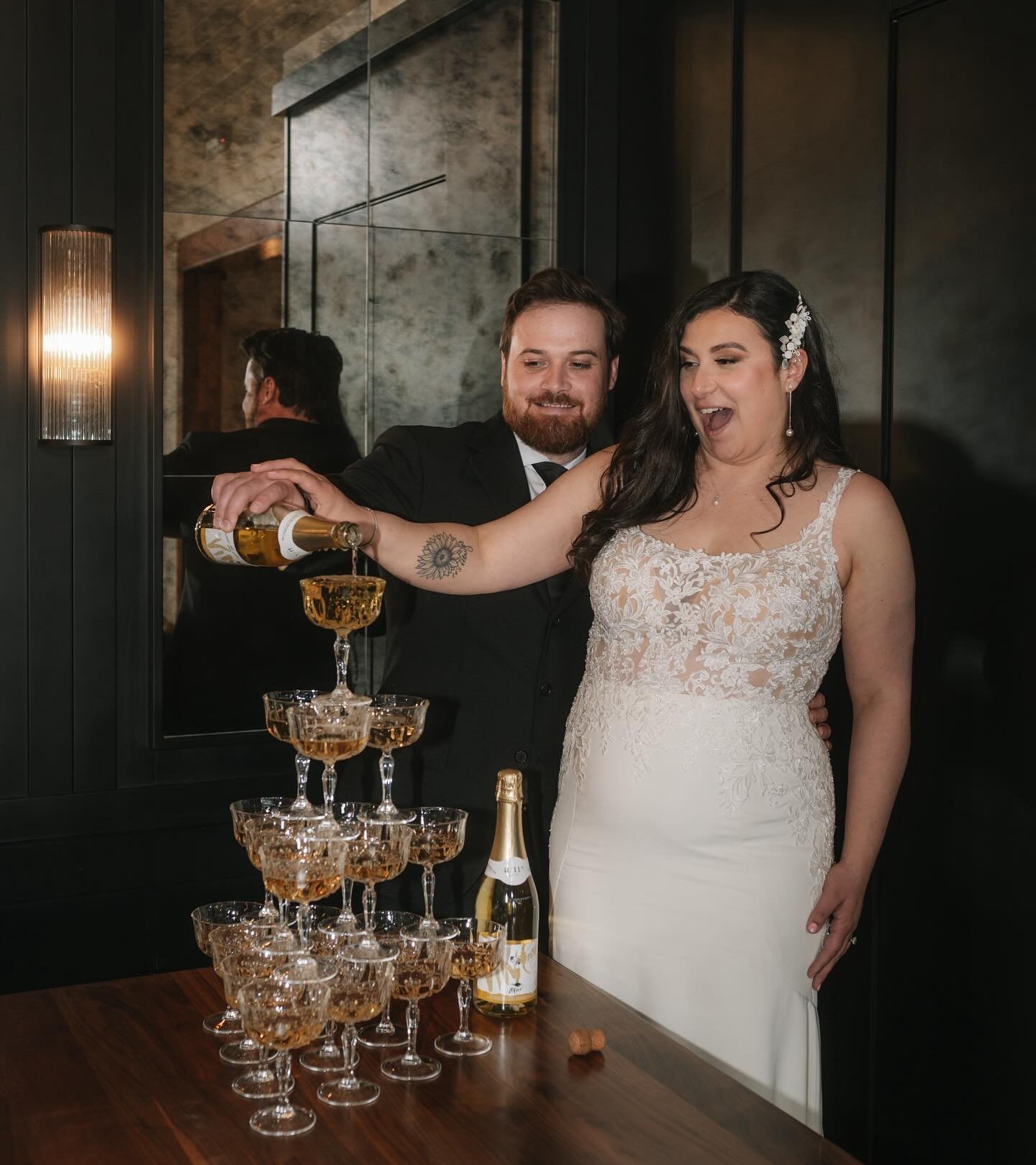 Still a sucker for a fun champagne pour! 
 🍾
 🥂
 🥂🥂
 🥂🥂🥂
 🥂🥂🥂🥂
🥂🥂🥂🥂🥂

Today&rsquo;s #tuesdaychooseday is all about booze! Head to our stories to vote on your preferred bar selections! 

Vendor Dream Team:

Workshop: @theothersideworks