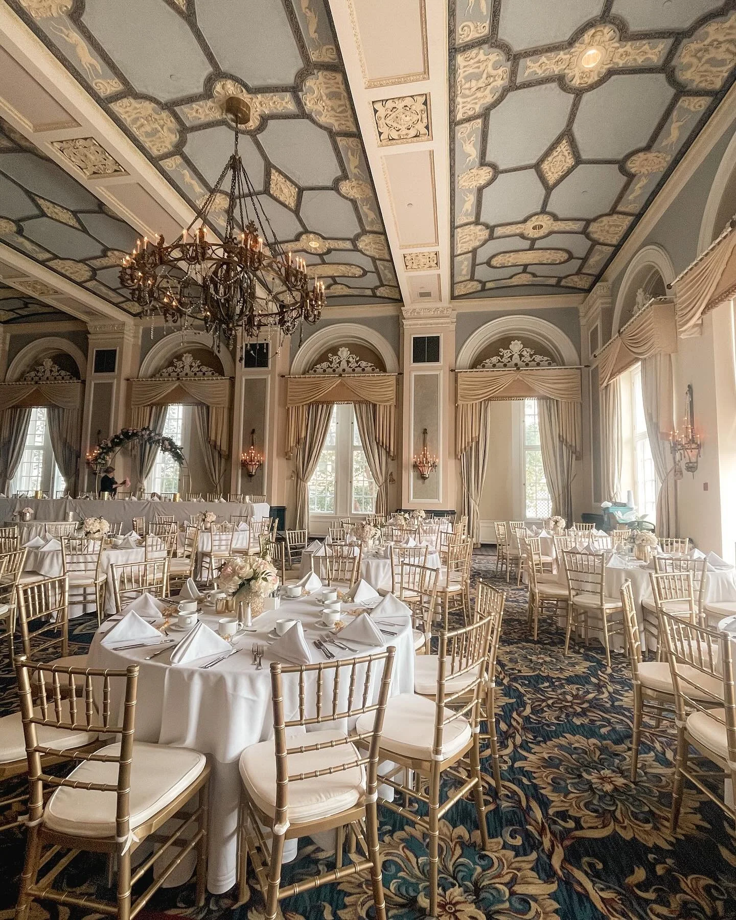 Today is all different types of venues up on our stories for #tueadaychooseday 💒 Make sure you head there to make your vote!

I was going through my old photos and found this pic of the beautiful @fairmontmac before their renos! I believe this was t