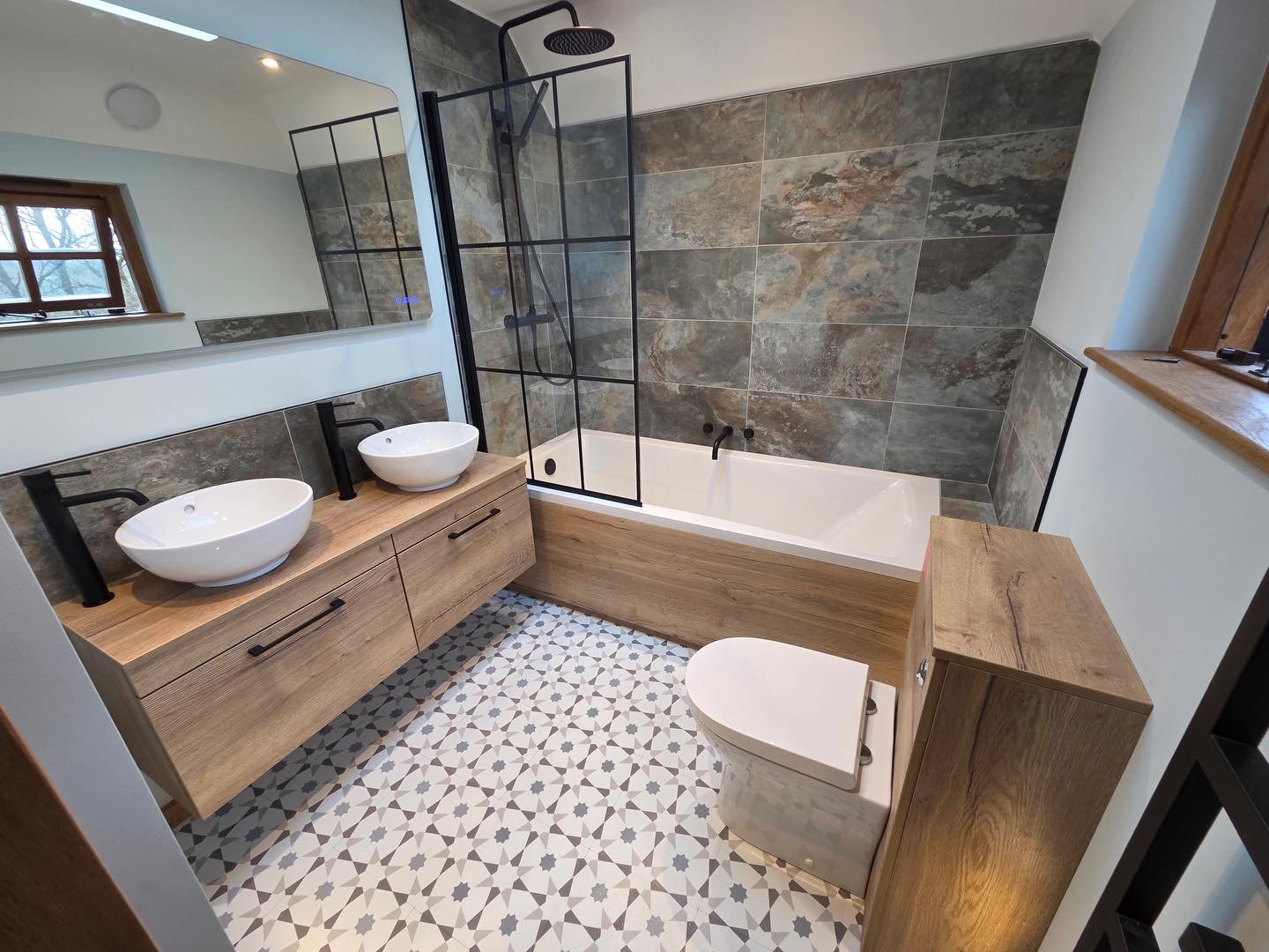 Based in Sevenoaks, BCG Building Services specialises in turning home improvement ideas into reality👌
With years of experience, they transform homes with care, precision, and a focus on lasting quality, offering everything from custom woodwork to co