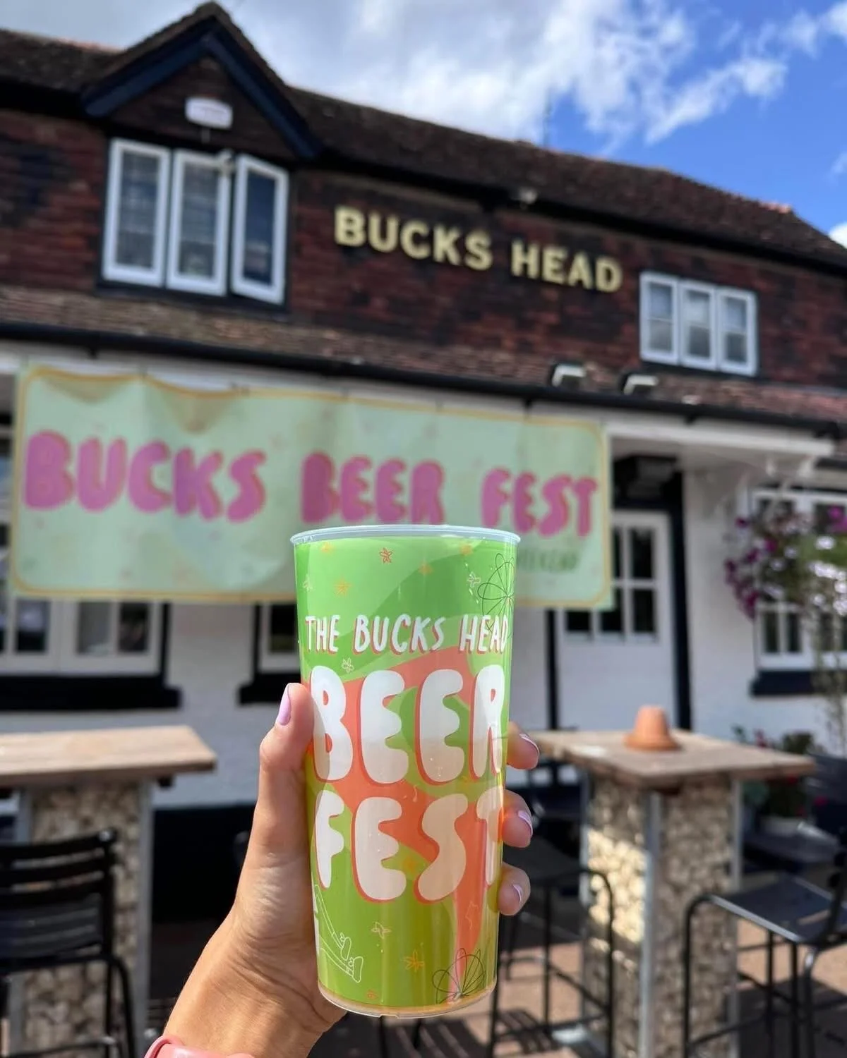 Get ready for a weekend of great beer, food and fun at The Bucks Head Beer Fest, running from Friday 31st July to Sunday 2nd August in the village of Godden Green🍻🙌
With 30+ beers, live music and mouthwatering Bucks burgers and pizzas all weekend l