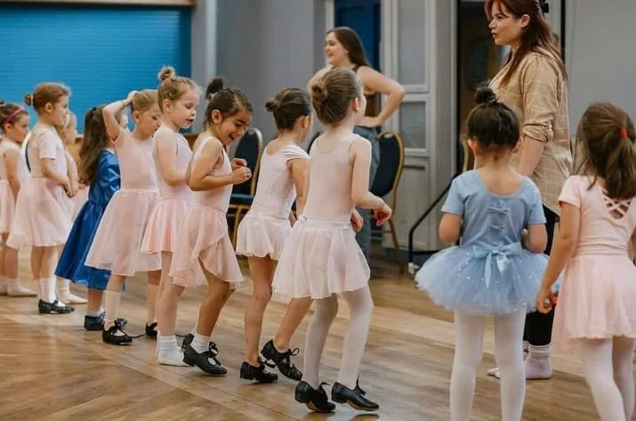 Based in Sevenoaks, @industry__dance__studios is a vibrant dance school offering classes for all ages!🌟

With passionate, friendly teachers and a whole lot of energy, you won’t want to miss this performance at Sevenoaks Street Food Fest! 🎉

If you’