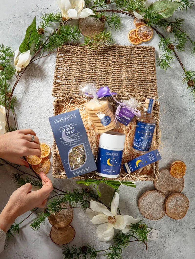 This winter, bring a touch of local luxury to someone special with @castlefarmkent’s lavender hampers!✨

Sourced directly from their own Sevenoaks lavender fields in Shoreham, each hamper is carefully curated with essential oils, dried flowers, indul