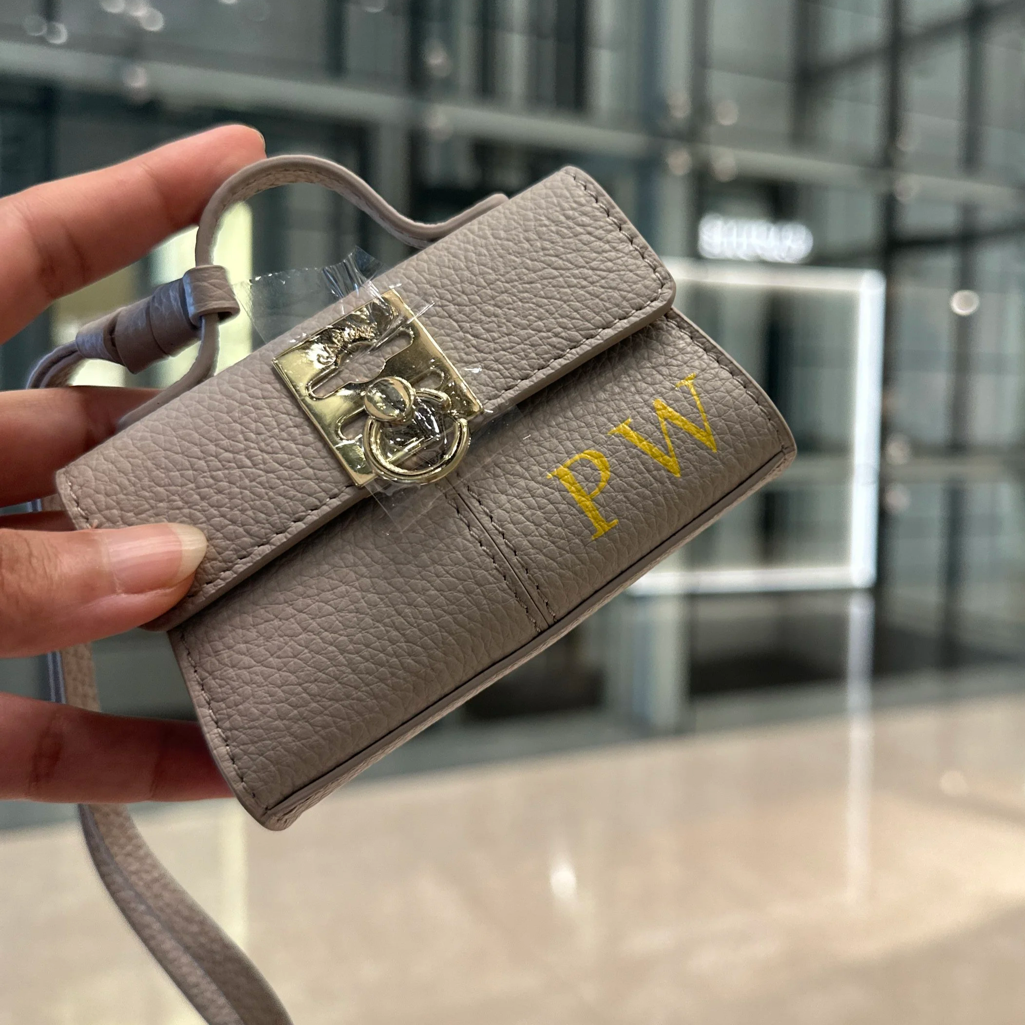 On-site Leather Painting on Bag Charms for Cafune Hong Kong pop up at IFC