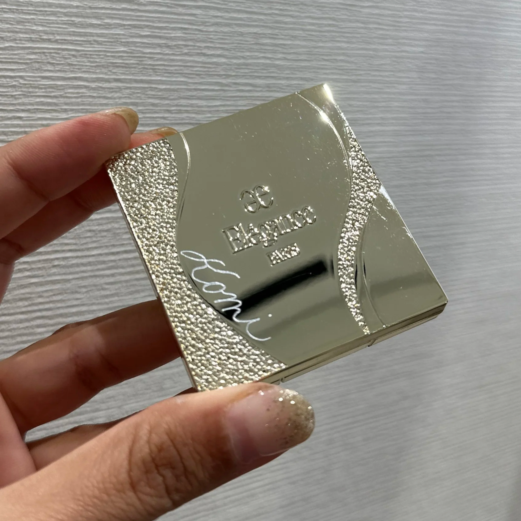 Hong Kong On-site Calligrapher and Engraver for Albion 