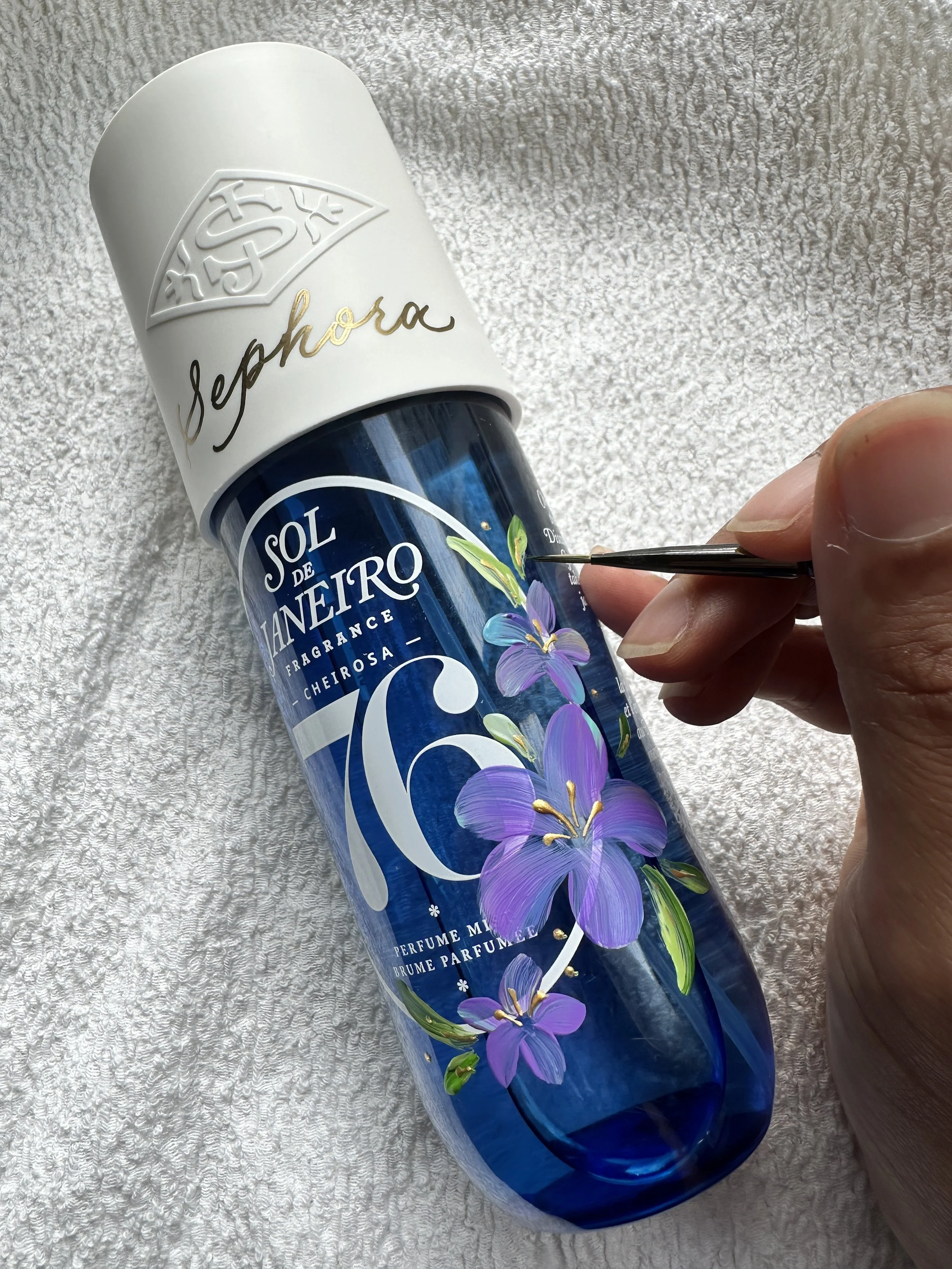 Hong Kong Bottle Painting Artist