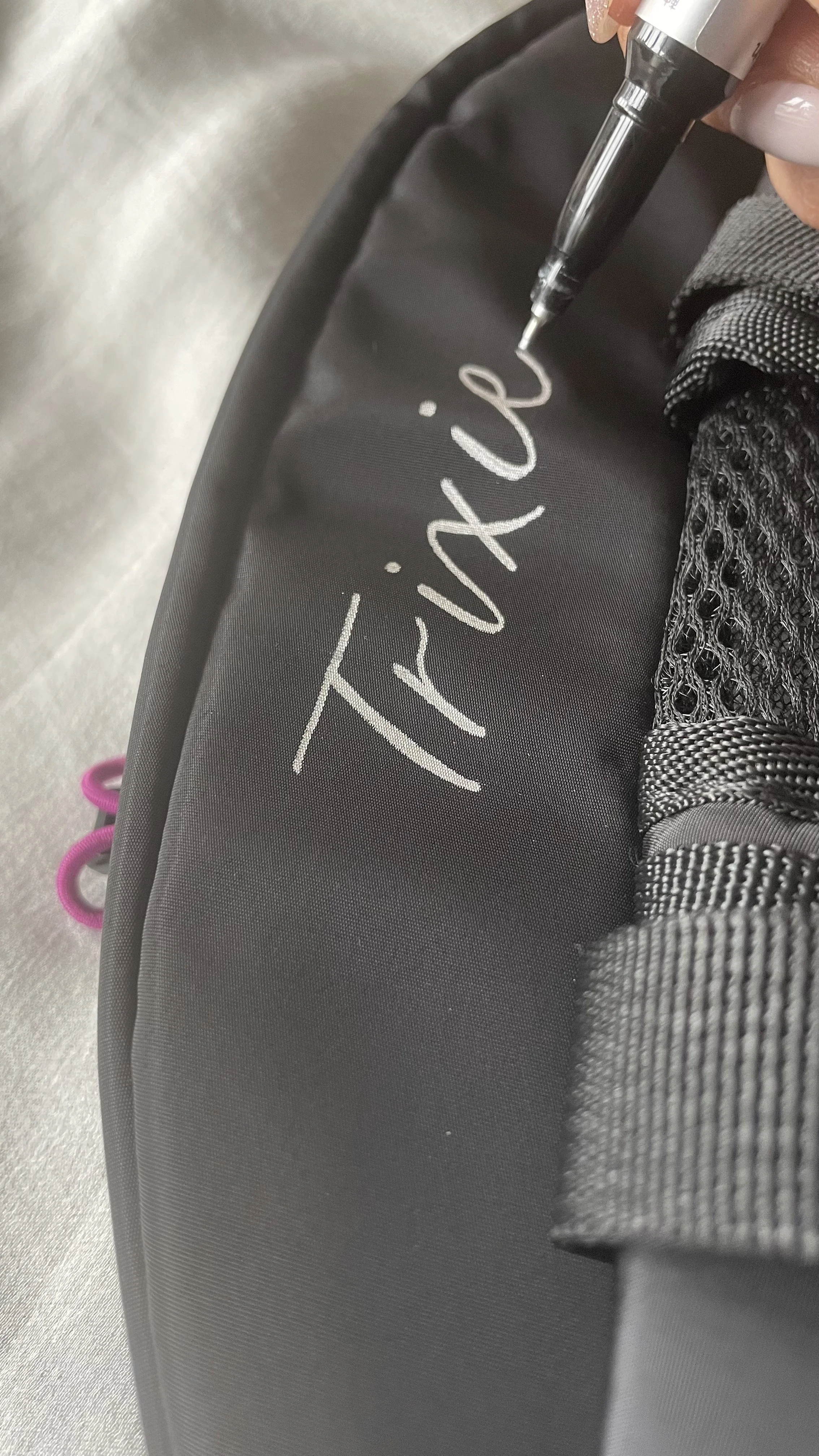 calligraphy on bags hong kong