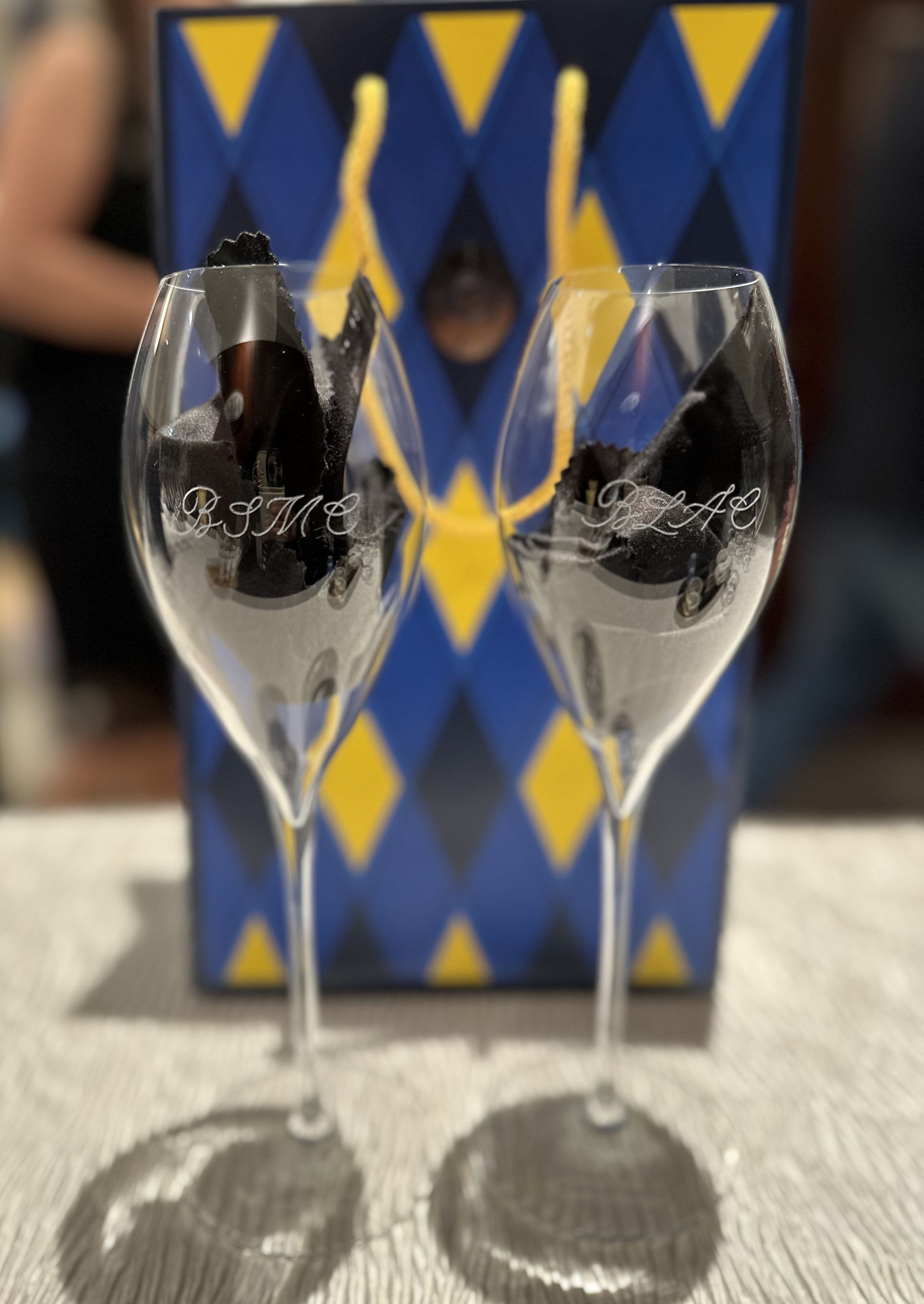 Live Champagne Glass Engraving Hong Kong Calligrapher