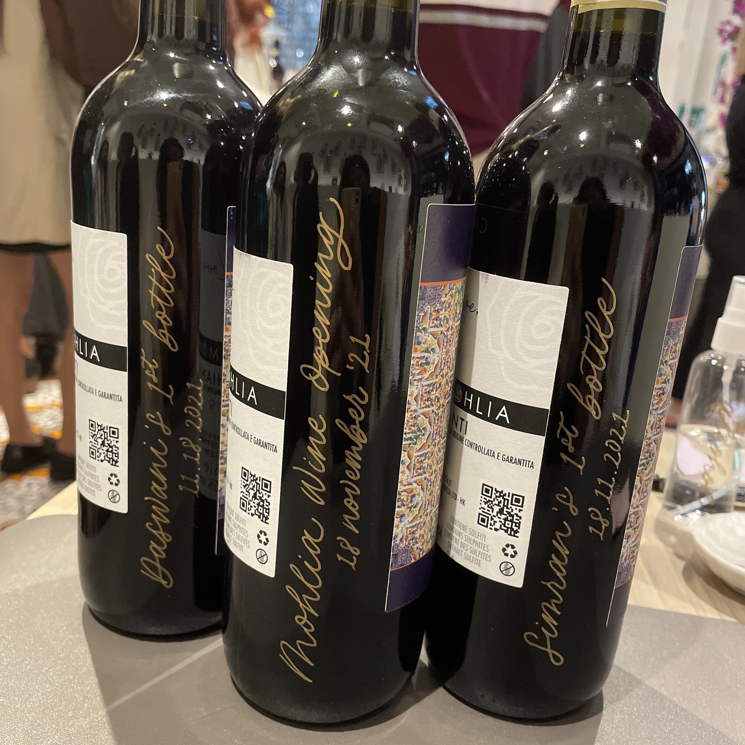 Shop Mohlia personalised wine bottles hong kong