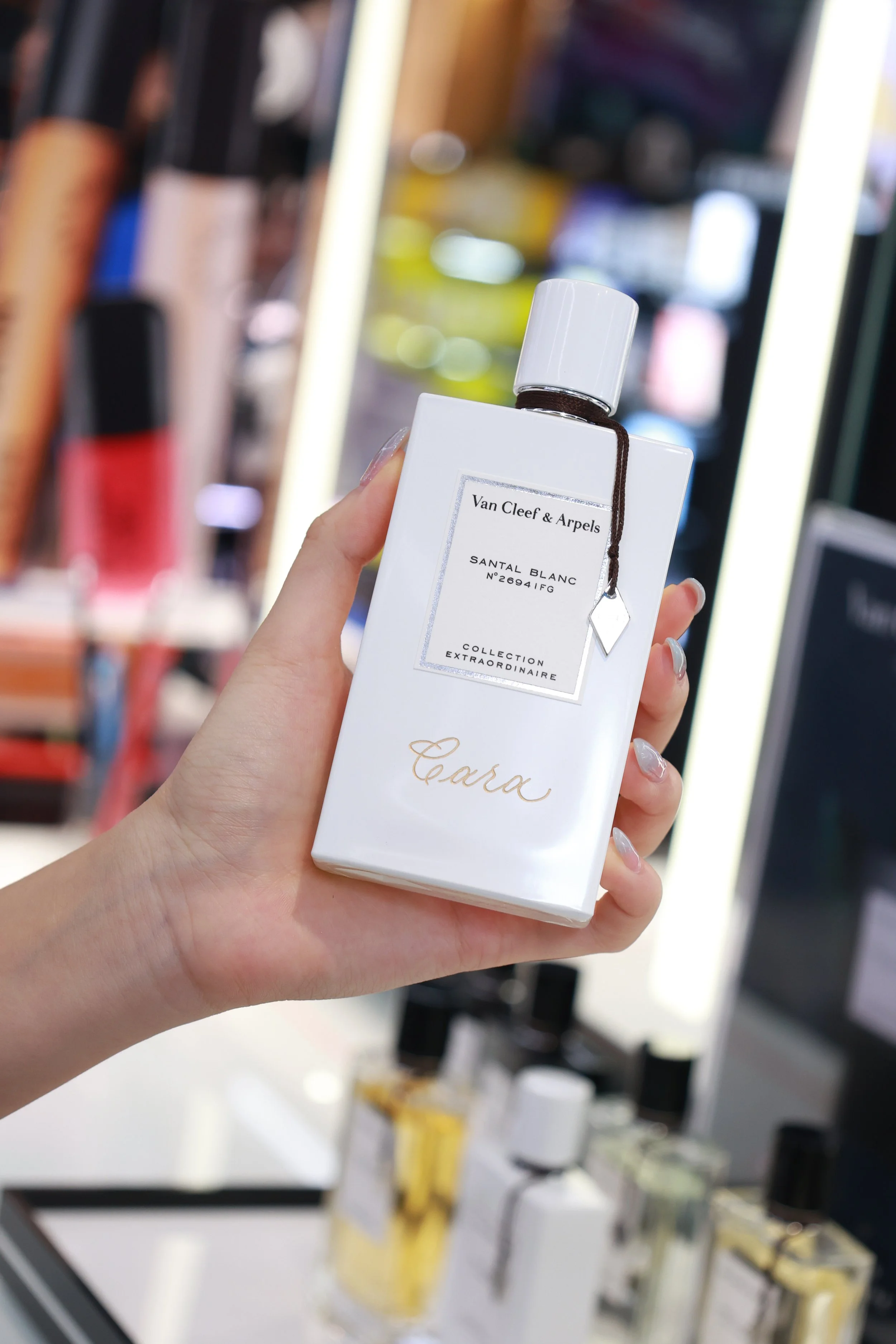 On-site Engraving on Van Cleef and Arpels fragrance at Sephora Hong Kong