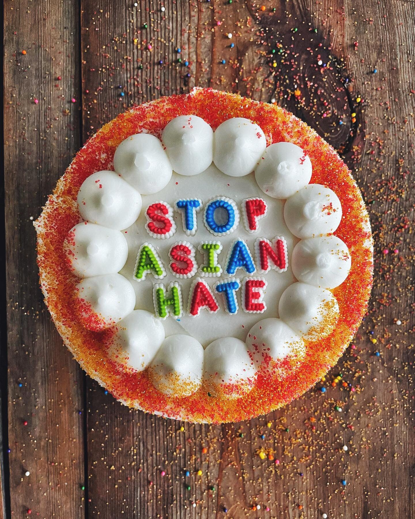 And once again, 🖕🏽 white supremacy. Link to donate to the AAPI community fund is in my bio. Thank you to @whyyoubakedough for the inspiration behind this cake. ❤️ #stopasianhate