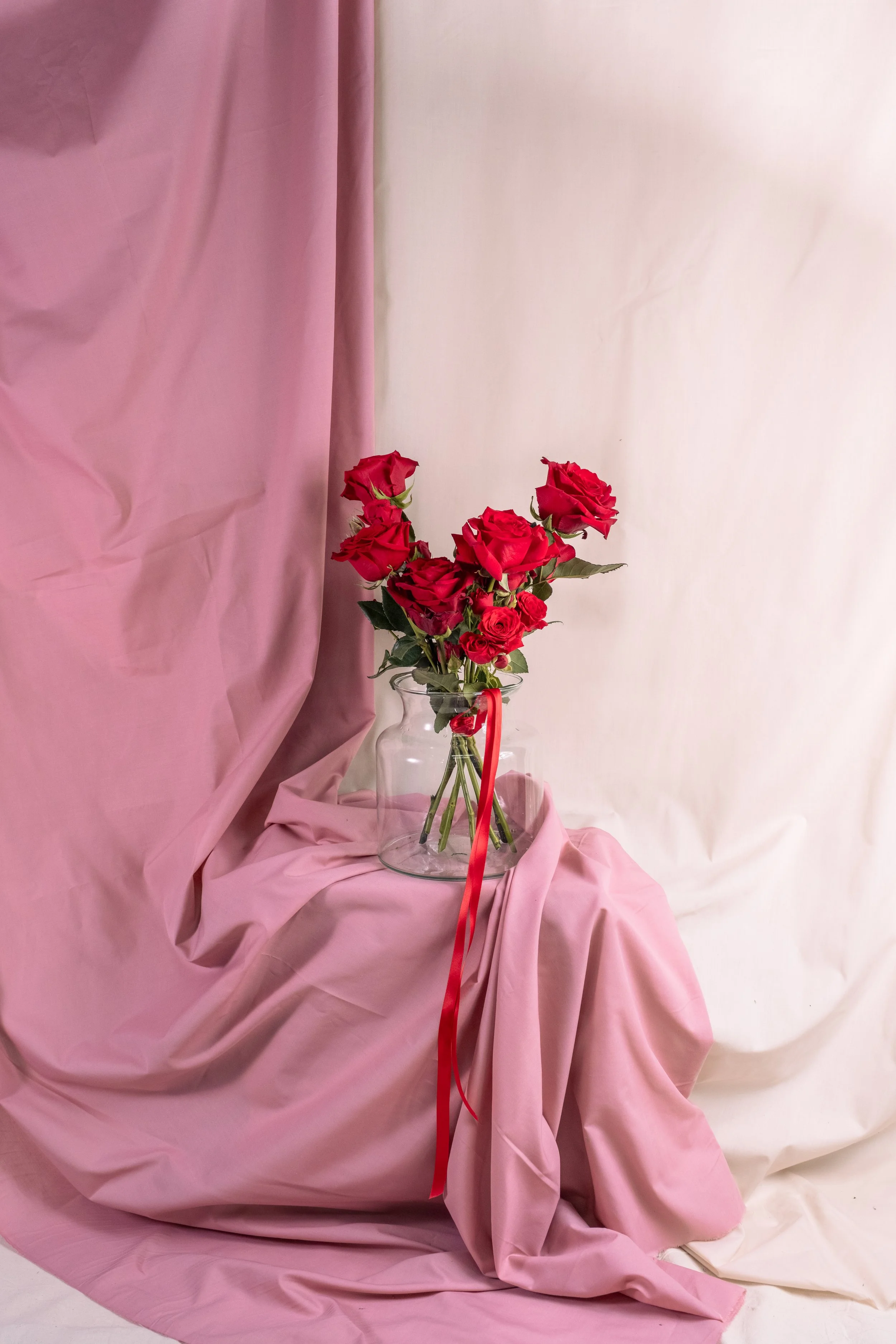 THE RED ONE - 6 red roses