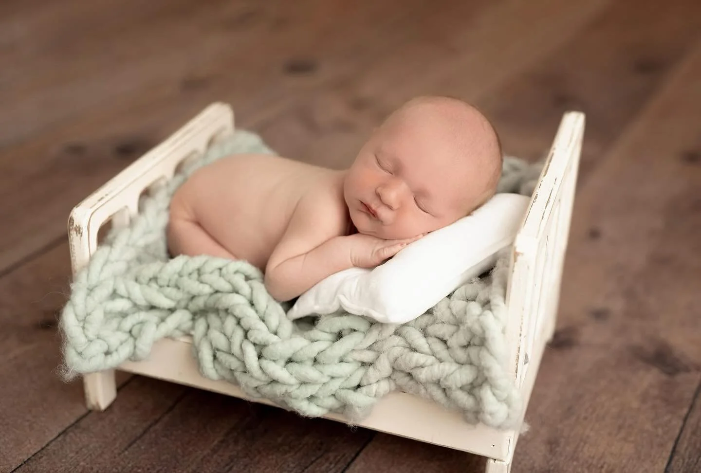 🤍 Now booking November-May 

#newborn #newbornphotography #newbornphotoshoot #newbornphotographer #rhodeisland #rhodeislandphotographer #rhodeislandphotography #riphotographer #babyphotography #babyphotoshoot #bostonnewbornphotographer #bostonnewbor