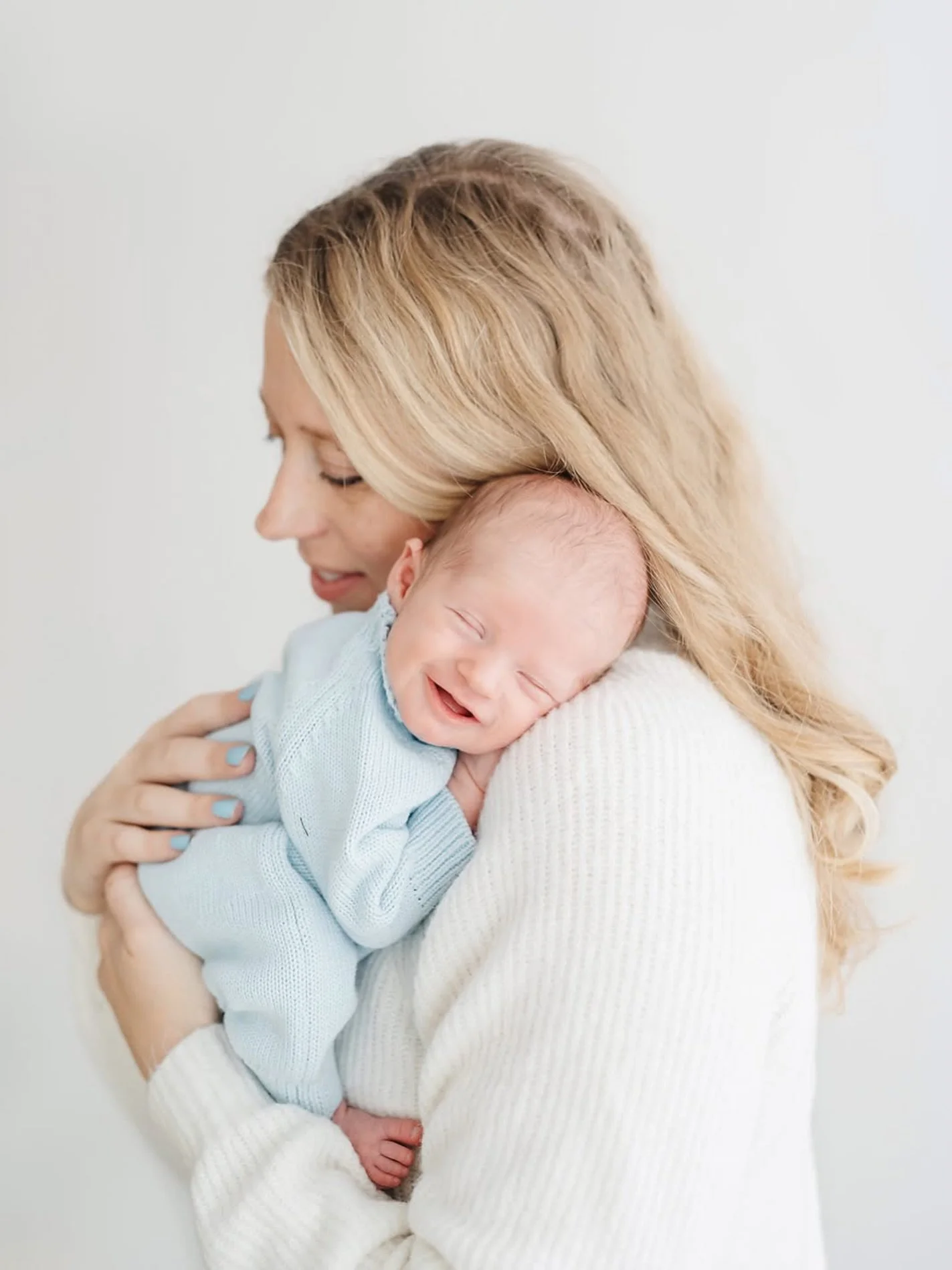 Mood going into this year @thisis.motherhood_ 🤍 Now booking January-July

#rhodeislandphotographer #rhodeislandnewbornphotographer #rhodeislandmaternityphotographer #rhodeislandbabyphotographer #rhodeislandcakesmashphotographer