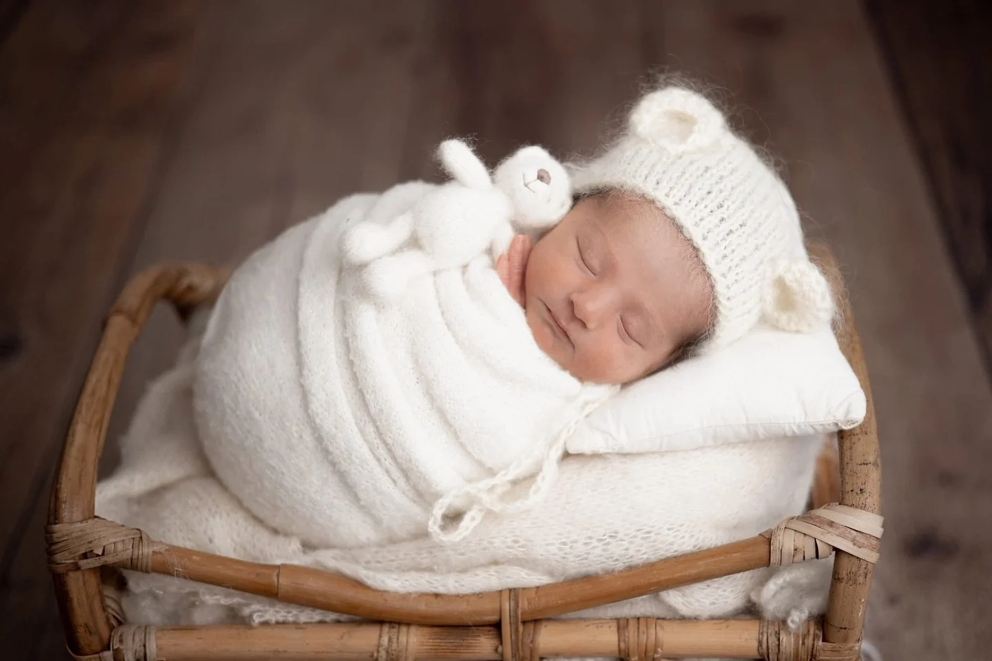 🤍 Now booking March-September

#rhodeislandphotographer #rhodeislandnewbornphotographer #rhodeislandmaternityphotographer #rhodeislandbabyphotographer #rhodeislandcakesmashphotographer