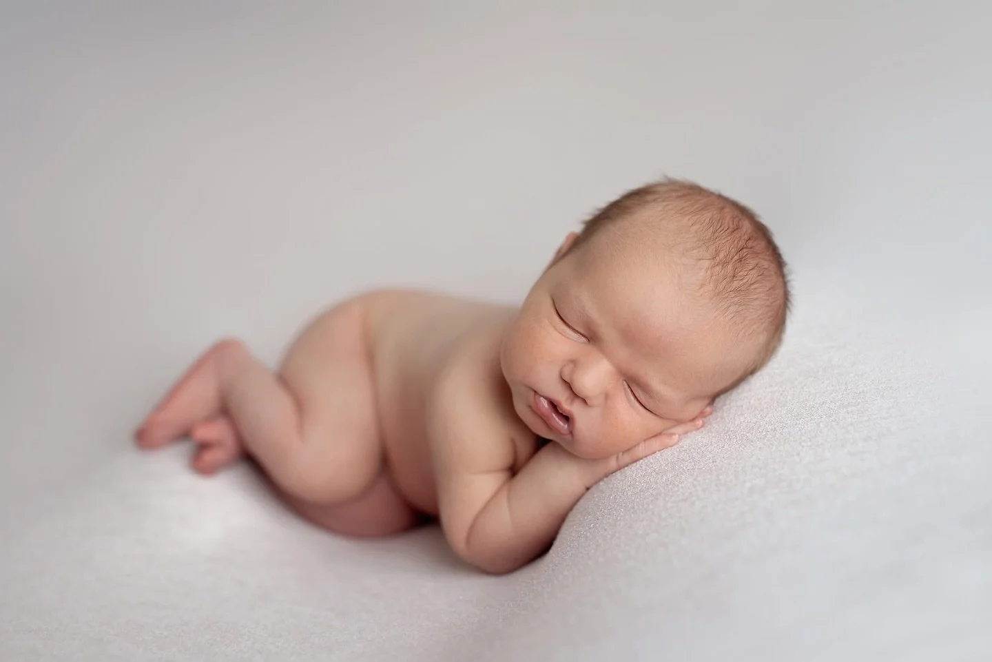 I&rsquo;ve been loving all of these posed newborn shoots lately 🤍 Now booking May-November

#newbornphotoshoot #babyphotography #rhodeislandbabyphotographer #rhodeislandnewbornphotographer #rhodeislandmaternityphotographer
