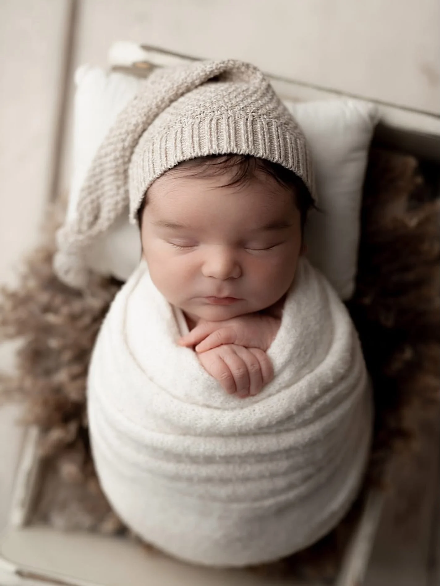 The sleepy caps get me every time 🤍 Now booking May-November

#newbornphotoshoot #babyphotography #rhodeislandbabyphotographer #rhodeislandnewbornphotographer #rhodeislandmaternityphotographer