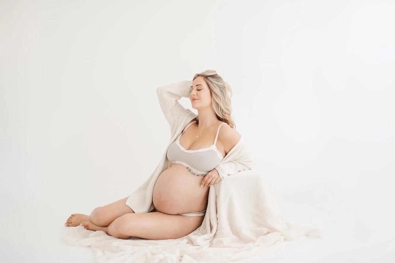 🤍 Now booking June-December

#newbornphotoshoot #babyphotography #rhodeislandbabyphotographer #rhodeislandnewbornphotographer #rhodeislandmaternityphotographer
