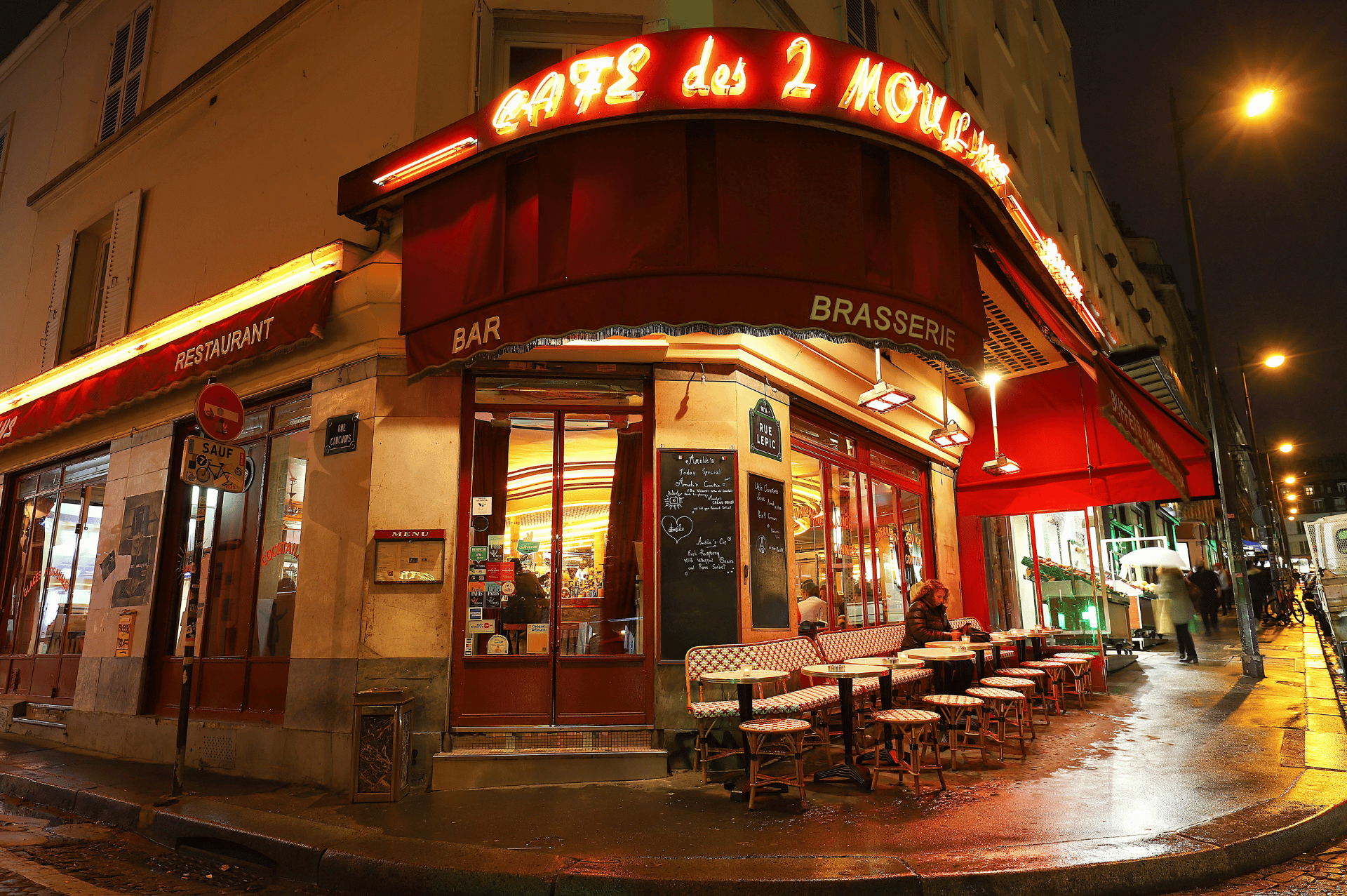 famous cafes in paris