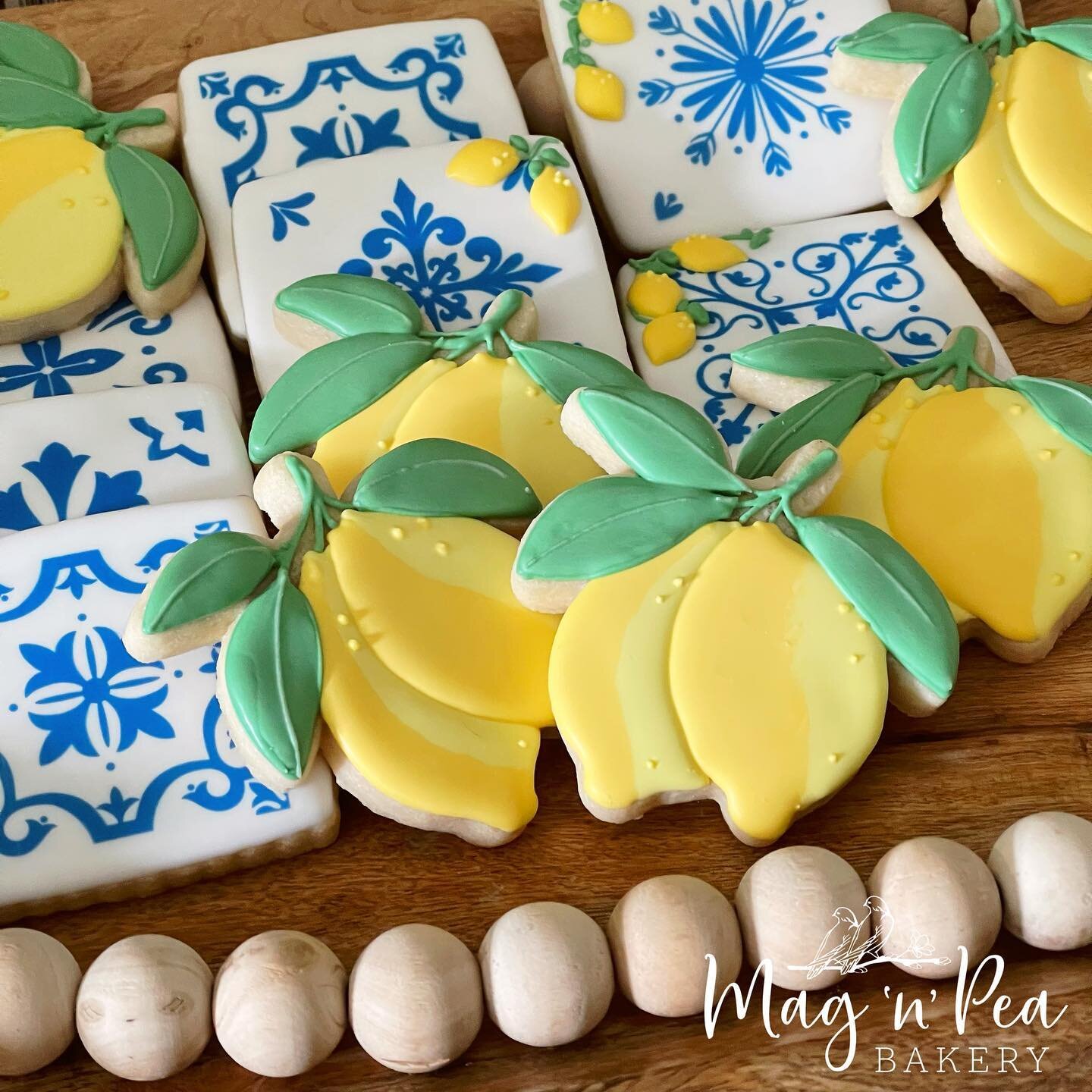This is one of my favorite sets in some time. It reminds me of Sorrento and the narrow cobblestone streets lined with tiny colorful stores and filled with the most beautiful ceramics and fragrant lemon everything.

Lemon bunch cutter was designed and
