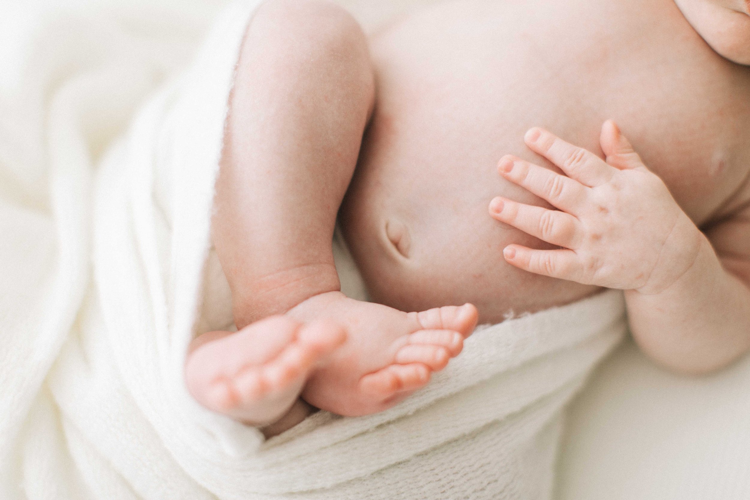 newborn_hand_macro.jpg