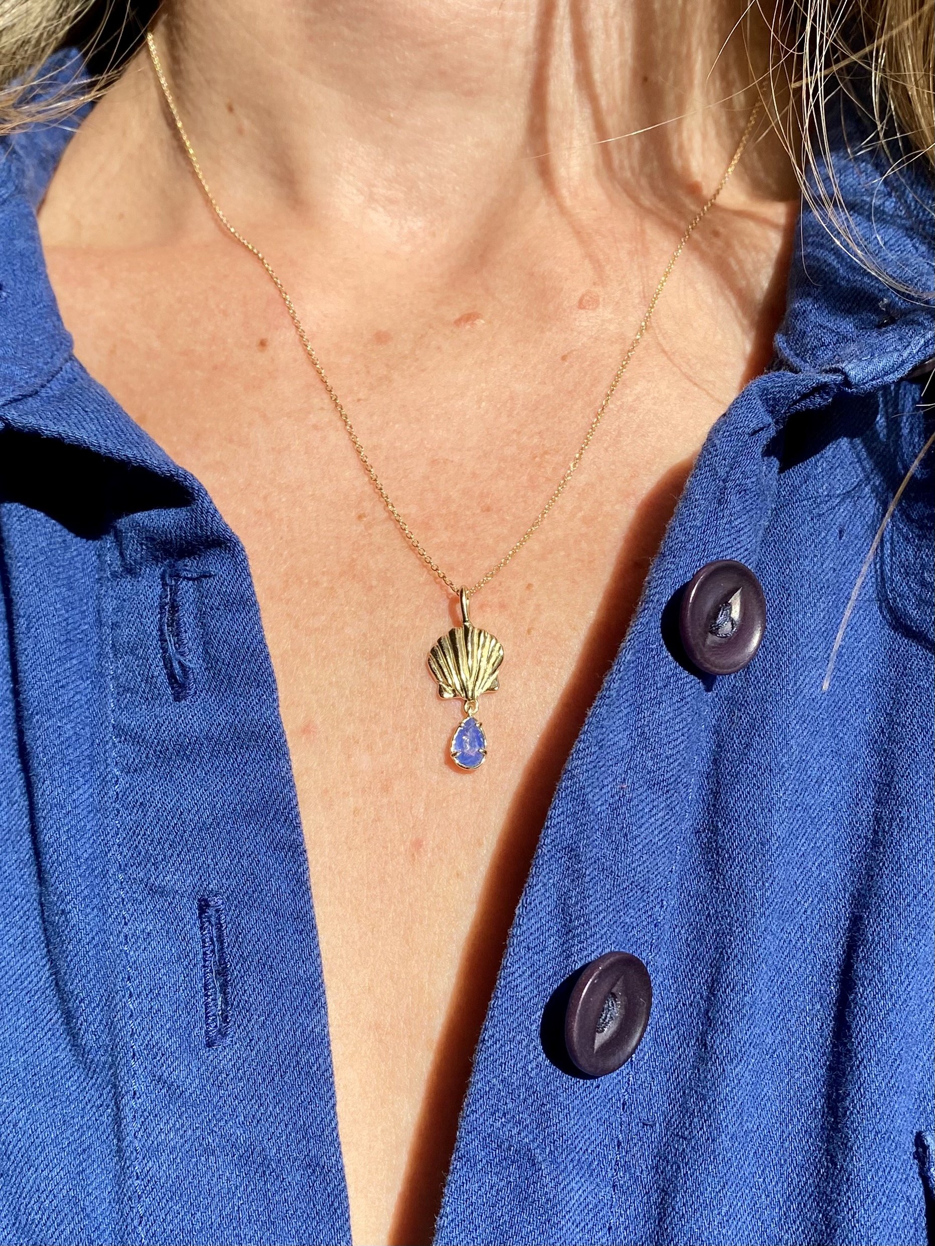 Seashell totem blue.jpeg
