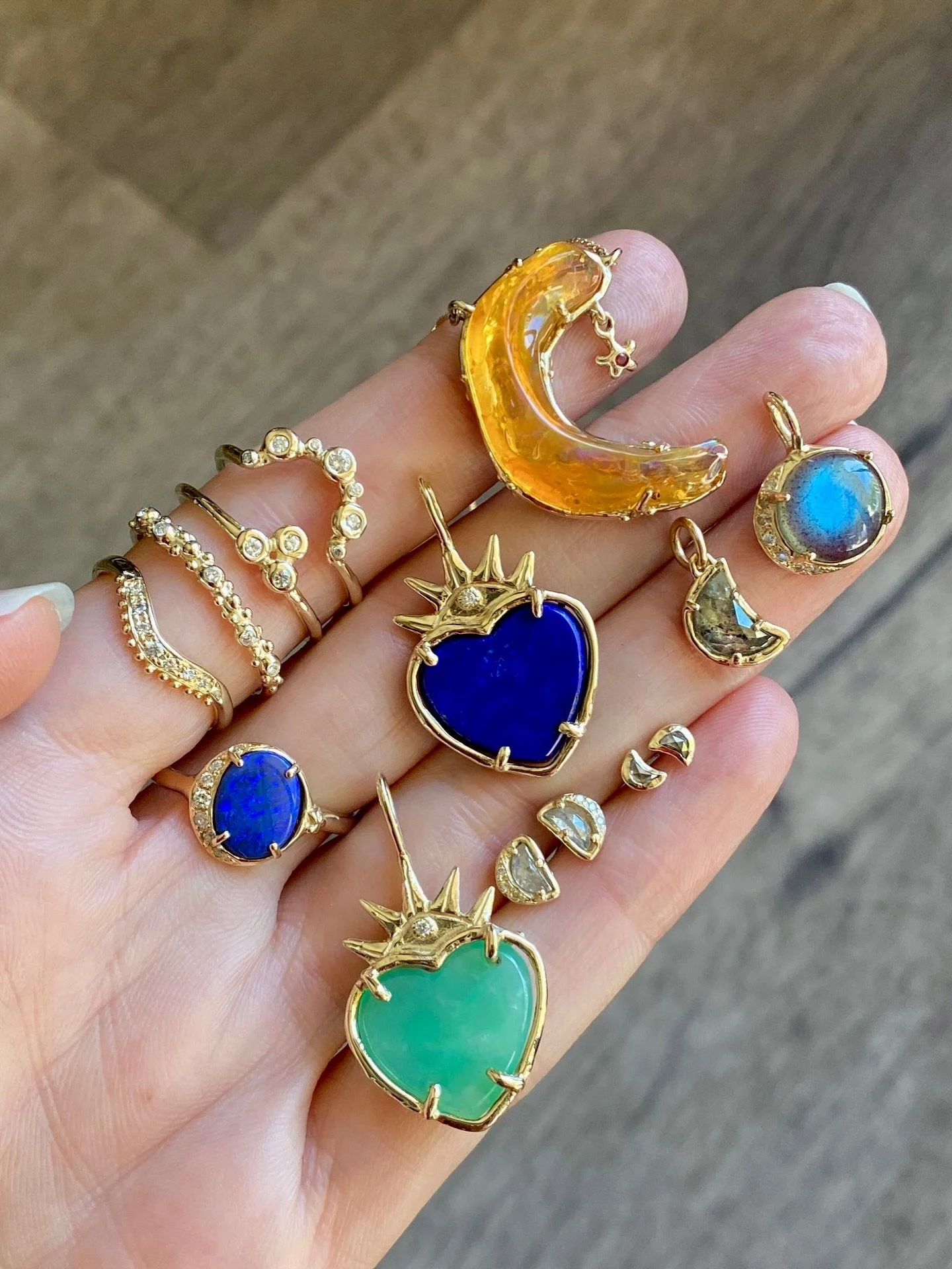 I’m honored to be part of @aheutsche now open in the heart of Studio City! If you know @haroldandmaude , you know this space is full of the most magical items 💫 From sparkling jewels to intoxicating scents and candles, vibrant rugs, hand made