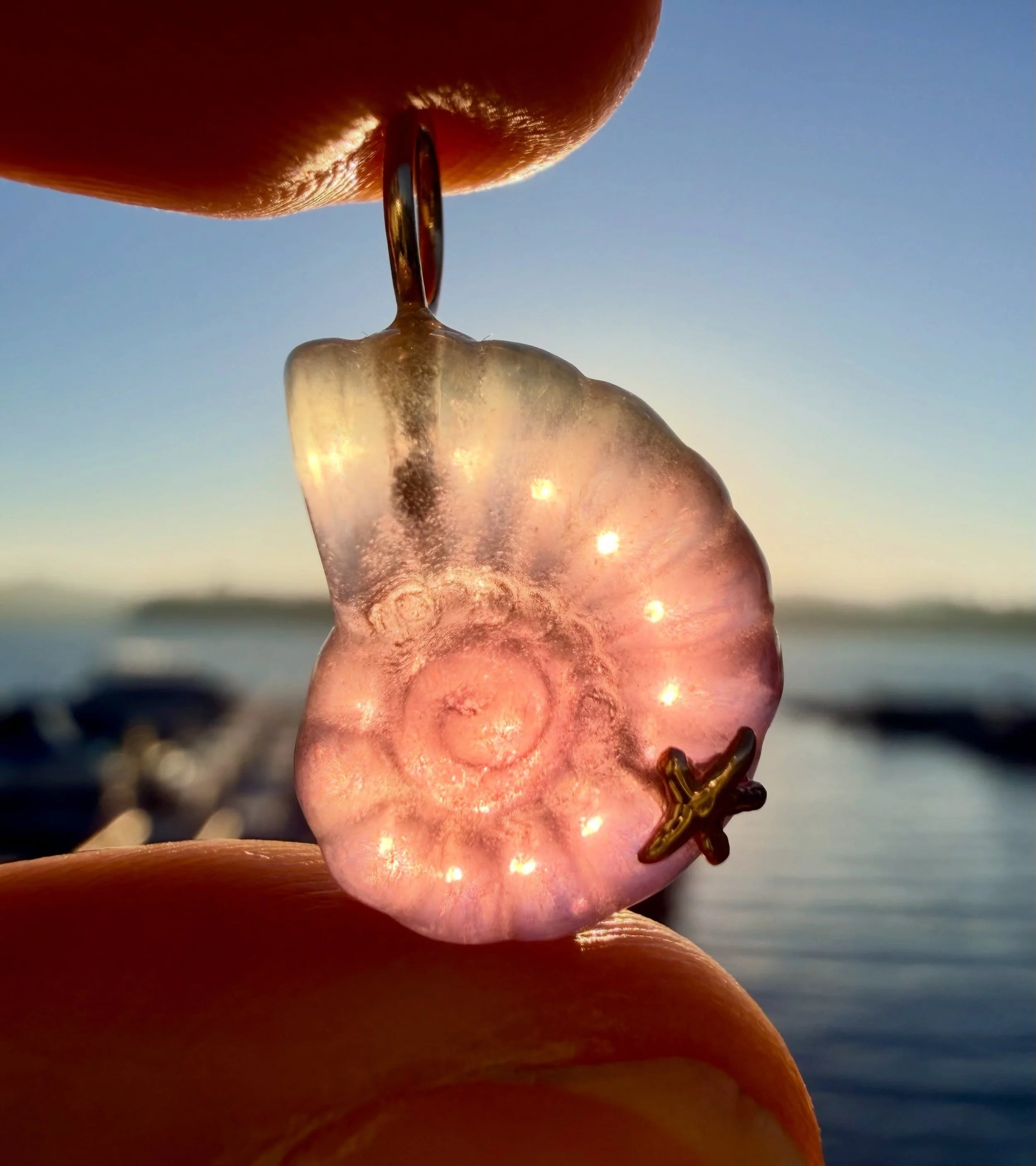 The sweetest summery pendant full of childhood memories wishing on every star that I could become a mermaid.

Who are we kidding though? I *still* wish I was a mermaid! All those years of competitive swimming had me thinking I was almost there 🤣

Th