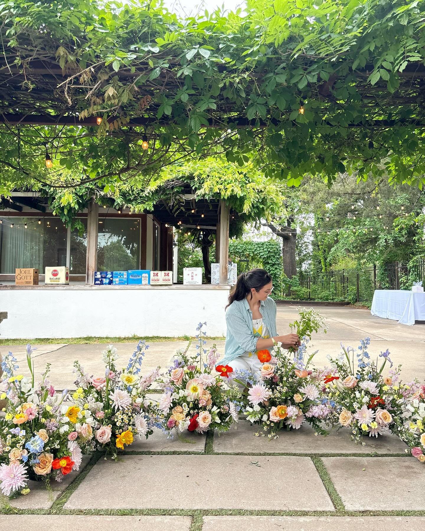 Pinching myself every day. What a dream these past 4 years of flowering have been! 

Thanks to the best flower 🌸 💪 pal @taryndeleise for the pic

Loved getting to design for Audrey and Jordan this last weekend. Such a great day and vendor crew. 

P