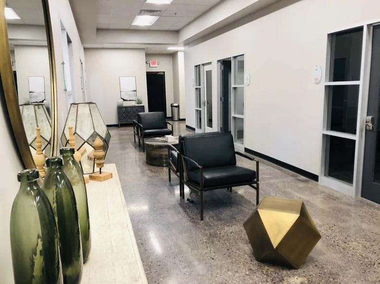 Vida Salon Suites