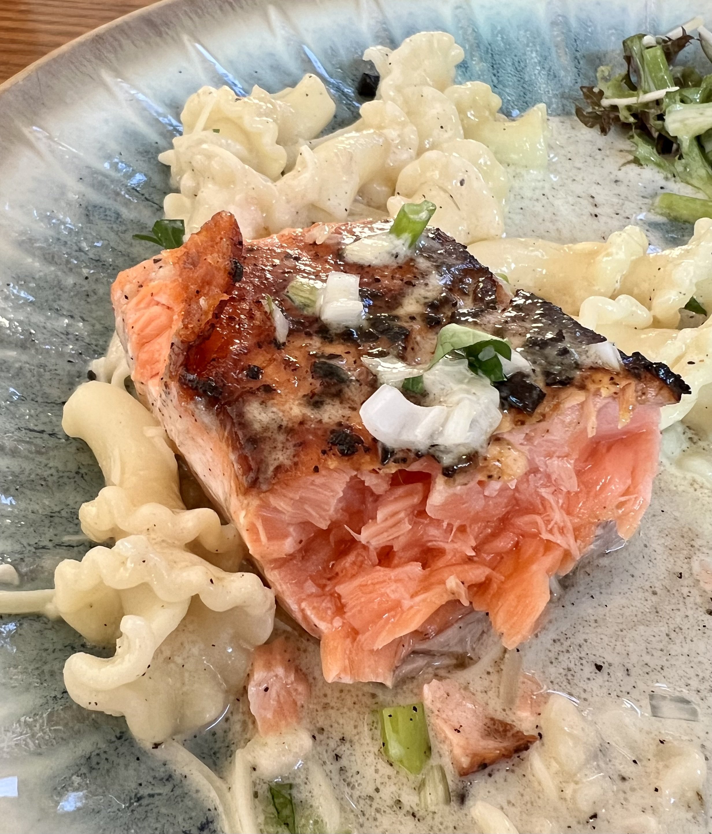 Salmon with Garlic Cream Sauce Pasta