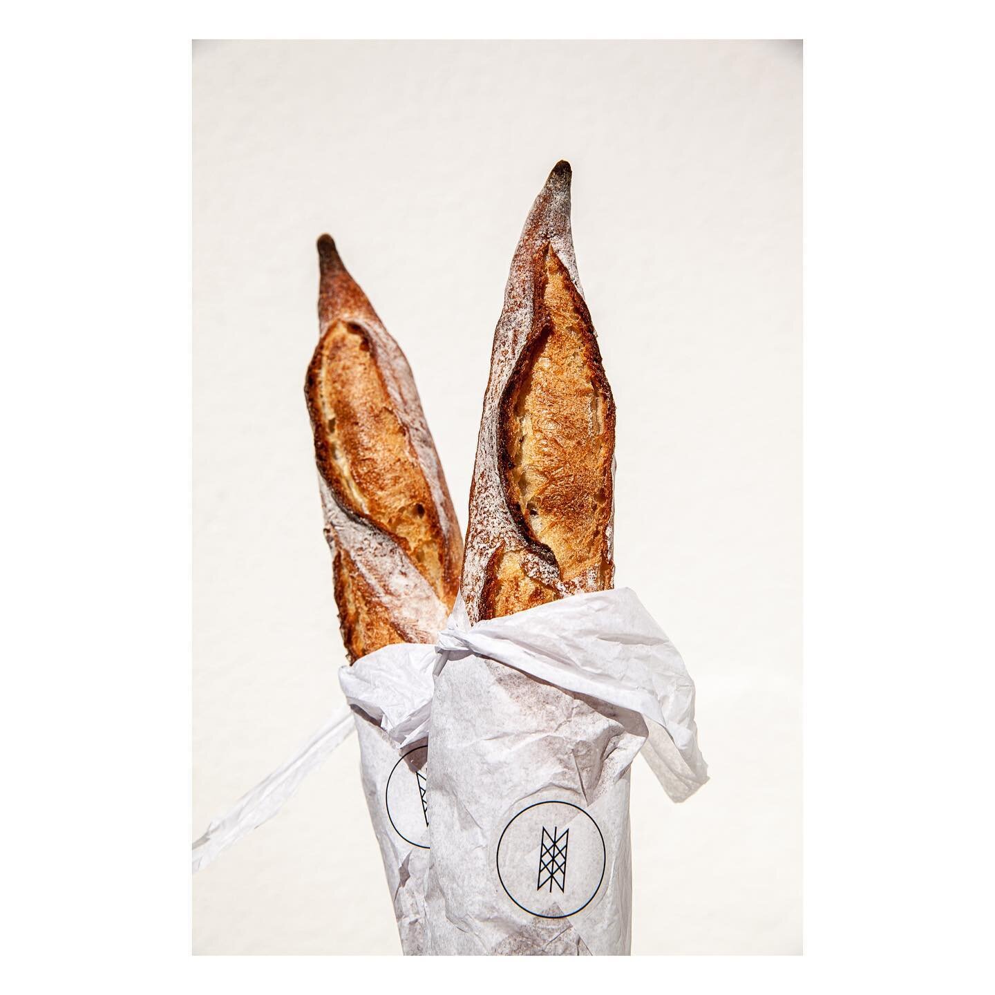 ✌🏻🥖

Heading into the weekend&hellip;
Hope it&rsquo;s a good one for you! 

#vikingbageri #baguettes #dubai #locale