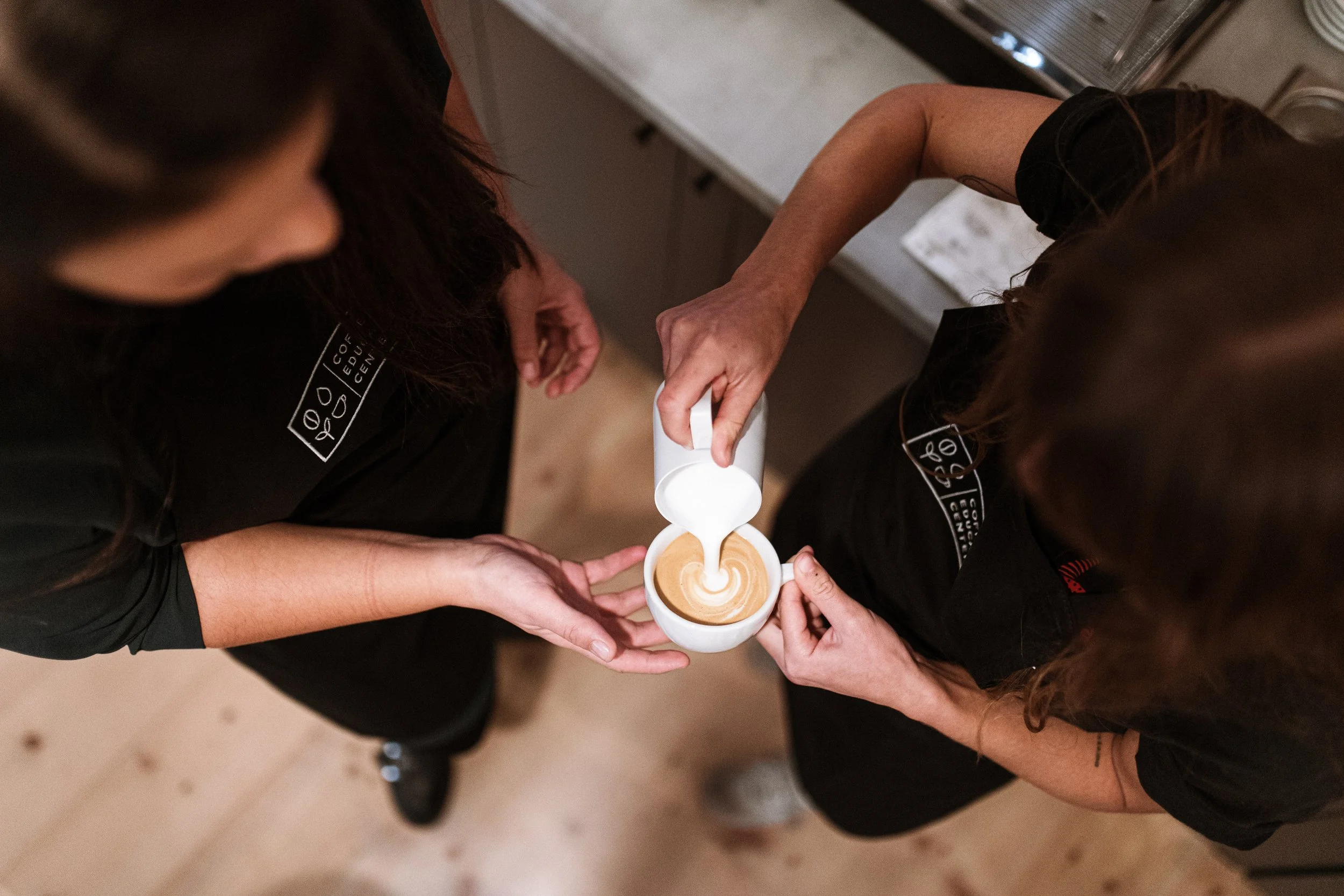 pourung latte art,latte art ontes