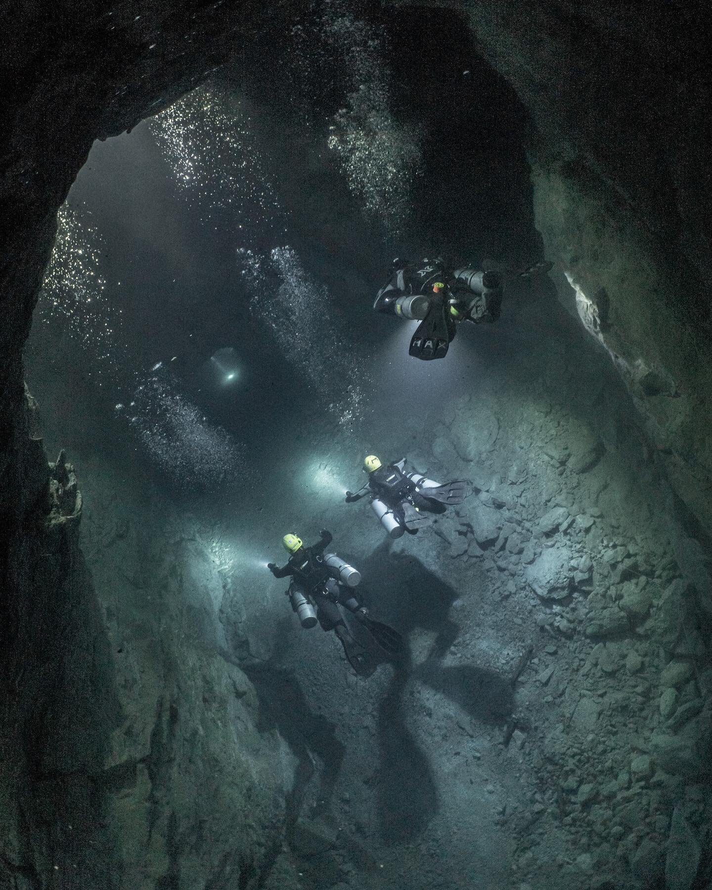 Mine diving, challenging, but absolutely breathtaking, especially when @mikkopaasi is behind the camera and you explore with fellow @bottomlineprojects divers 🤩

#uwphotography #underwaterphotography #uwphoto #uwpic #underwaterphotographer #savether