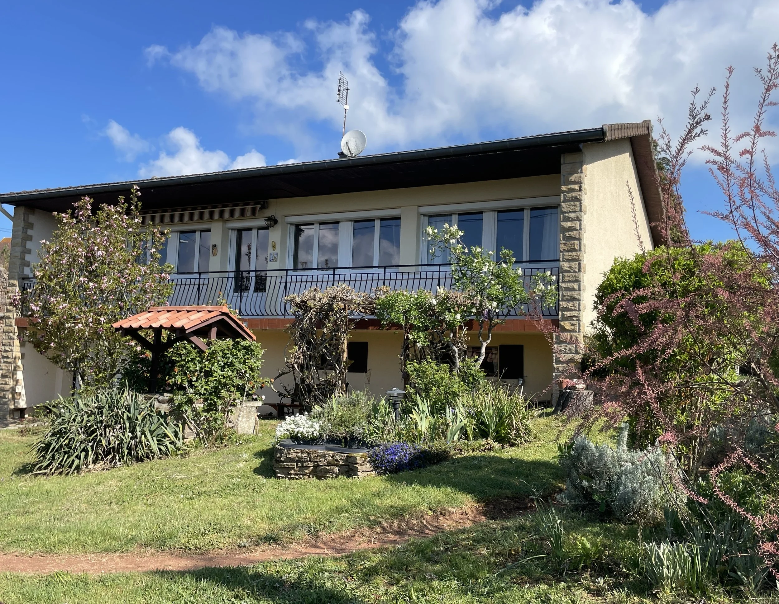 La Clayette : 153.500,00 €