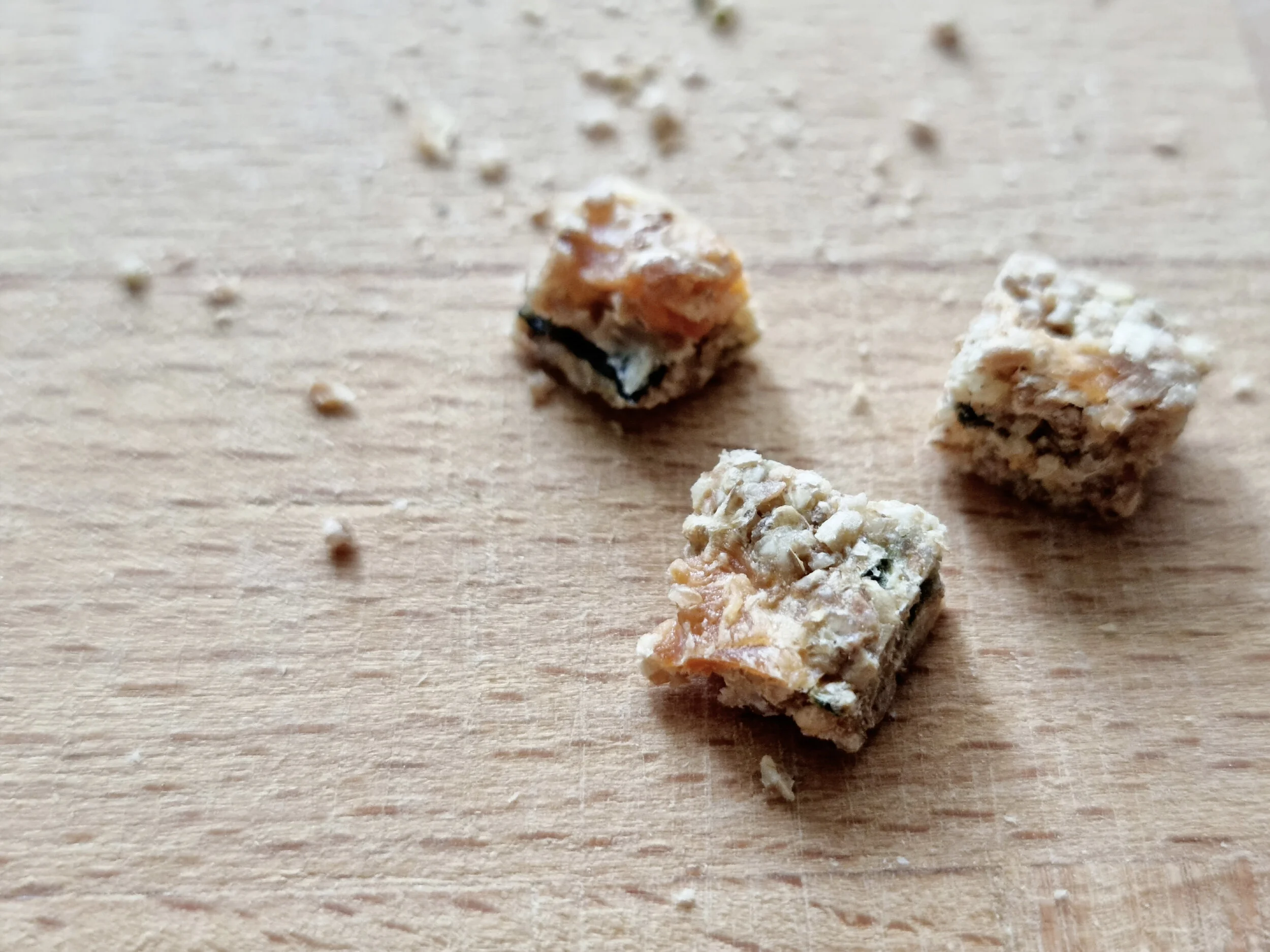 Sake Hitokuchi Salmon Bites by Kuro Snacks.jpg