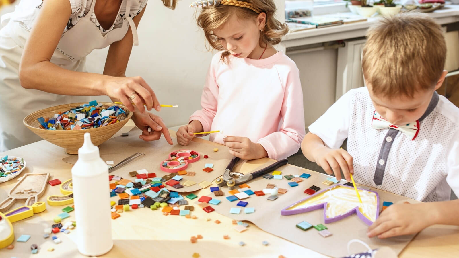 23 Amazing Organization Ideas To Finally Keep Your Craft Room Neat & Organized 24/7