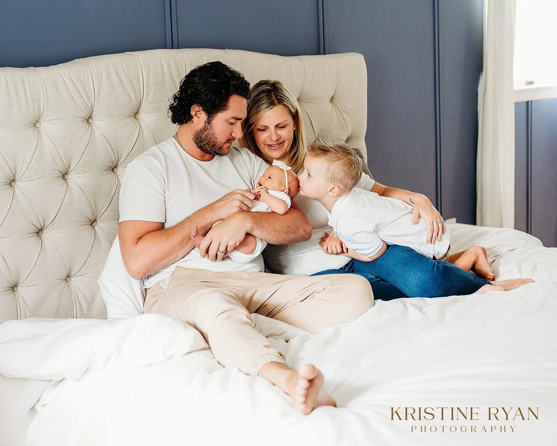 real life. real love. real moments.
lifestyle sessions are about capturing the beauty of your family just as you are&mdash;in your own space, with all the cuddles, giggles, and little details that make this time unforgettable.

whether it&rsquo;s wel