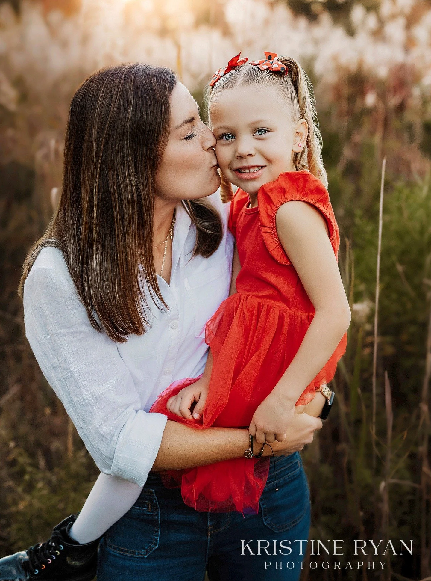Warm light, real connection — my favorite kind of story. ❤️