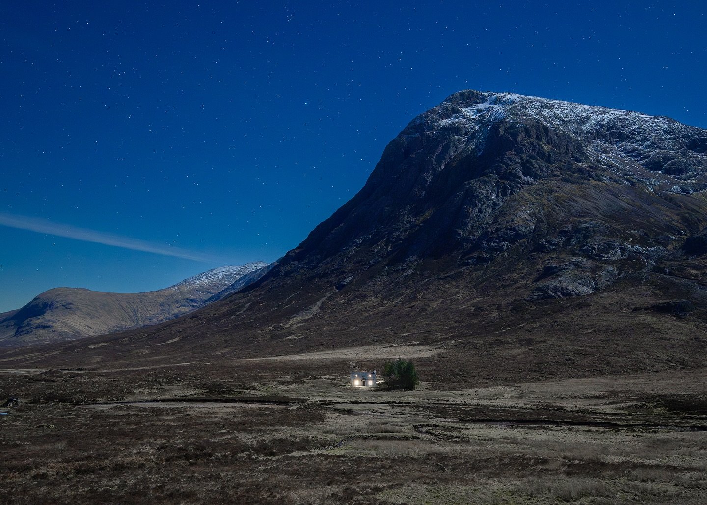 Let&rsquo;s talk about last night! Calm, clear and full of atmosphere.  This is a shot of the Lagangarbh hut, which is situated at the base of Buachaille Etive Mor, was taken at 23:20 after a long and hard climb down from Beinn a&rsquo;Chrulaiste. Ta