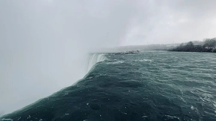 .
There is something magical about the force and power of the tide. We recently took a trip to @niagaraparks to see the falls. A force so powerful the water wore away the rock layers of the Niagara escarpment and made its way to its current location.