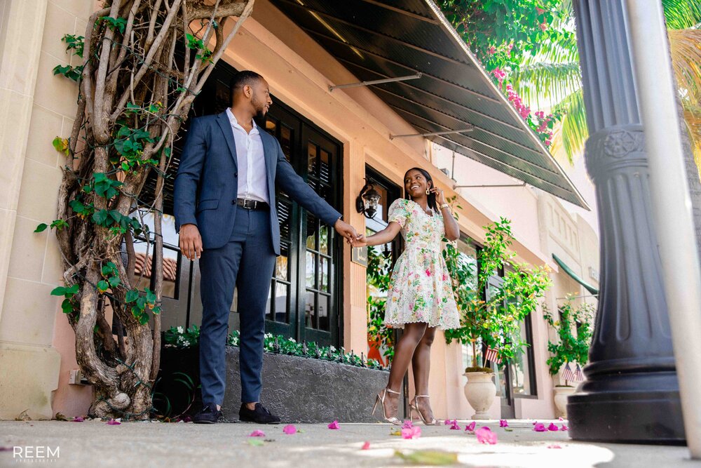 Palm Beach Photographer: Maternity Session at Worth Avenue