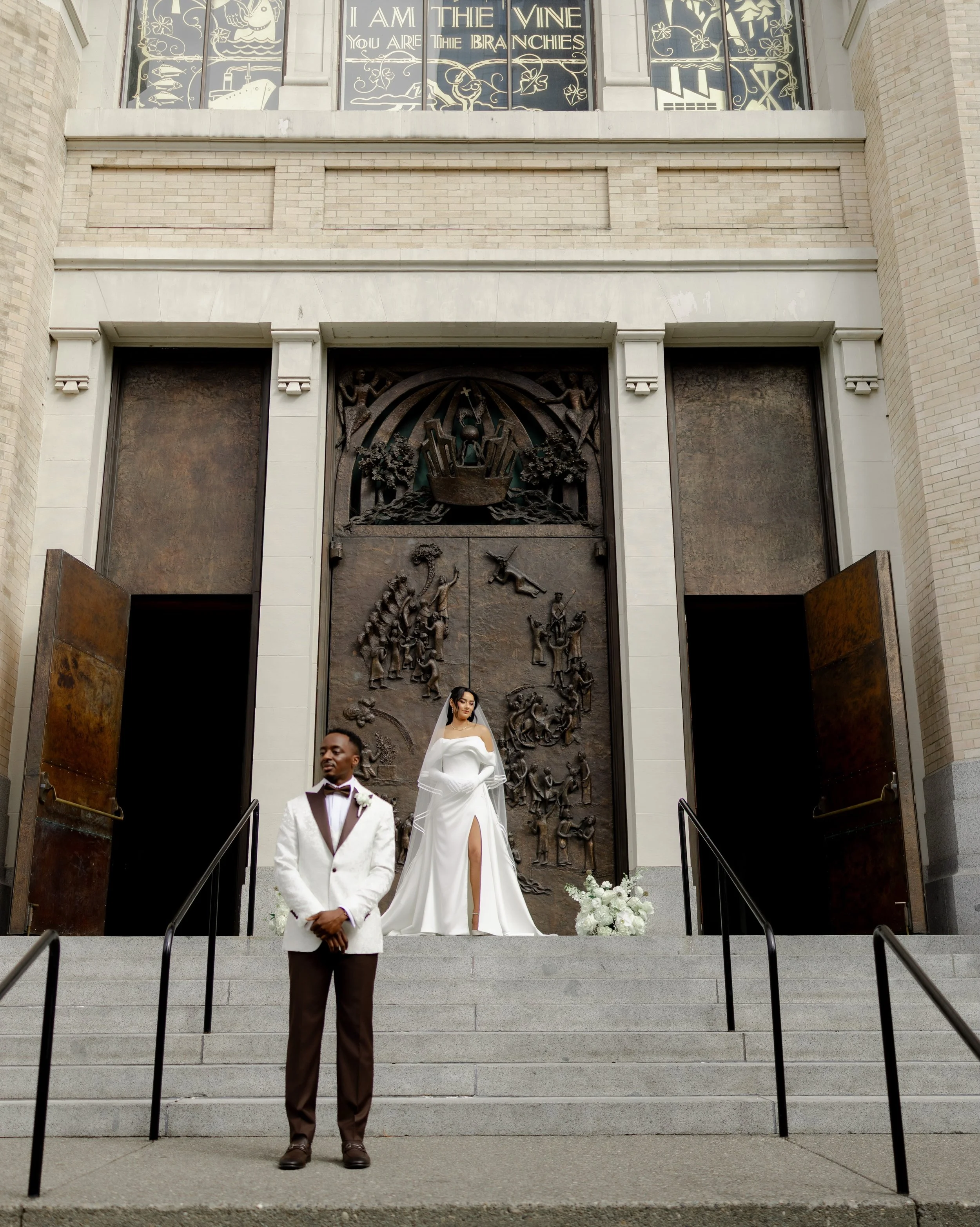 For a moment, everything else stood still.
&mdash;
Wedding Planner: @humbleeventsseattle&nbsp;
Glam: @CarissaBlossomArtistry&nbsp;
Florals: @myeon.florals
Mens Stylist: @a.wells.dressed.man&nbsp;
DJ: @equisdjservices&nbsp;
Wedding Planner: @humbleeve
