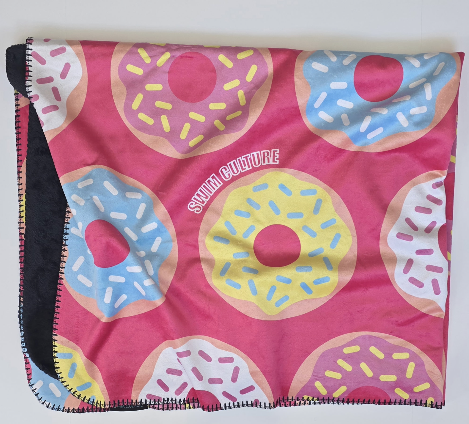 DONUTS PINK- BLACK FLUFFY BLANKET