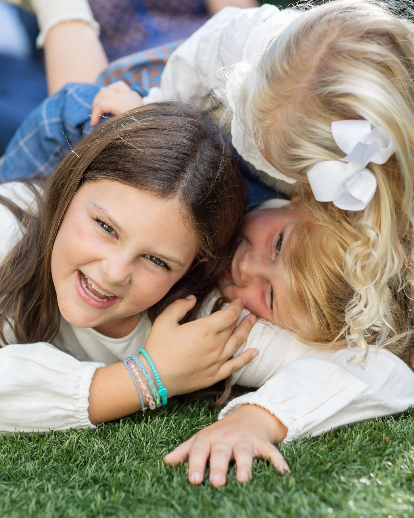 Tackling fall sessions is easy with a crew this fun! 🍂