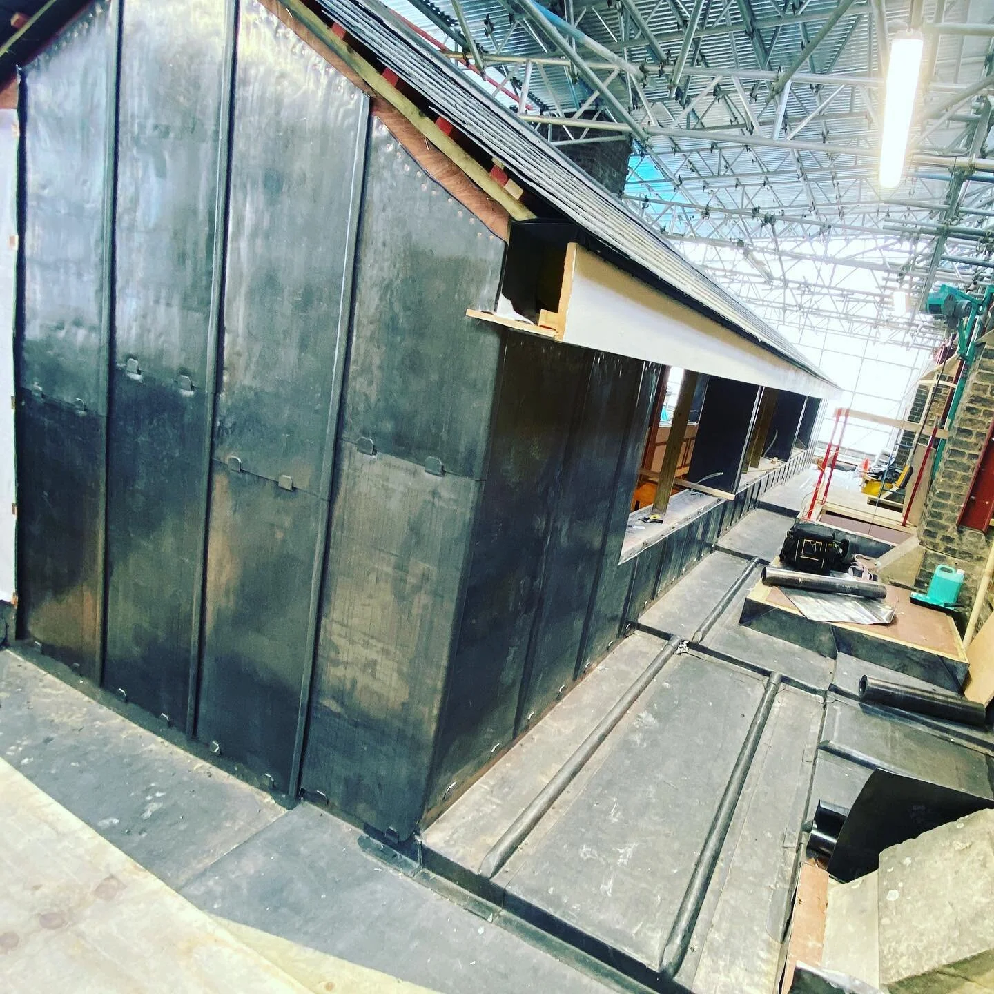 Couple of pictures of a project we completed using Code 8 for the gutters and code 6 for the welted panels it  was great for us to be a part of this project. 📞07983131947 #leadroofing  #leadroofs  #heritage #leadroofingspecialists #leadwork #leadbos