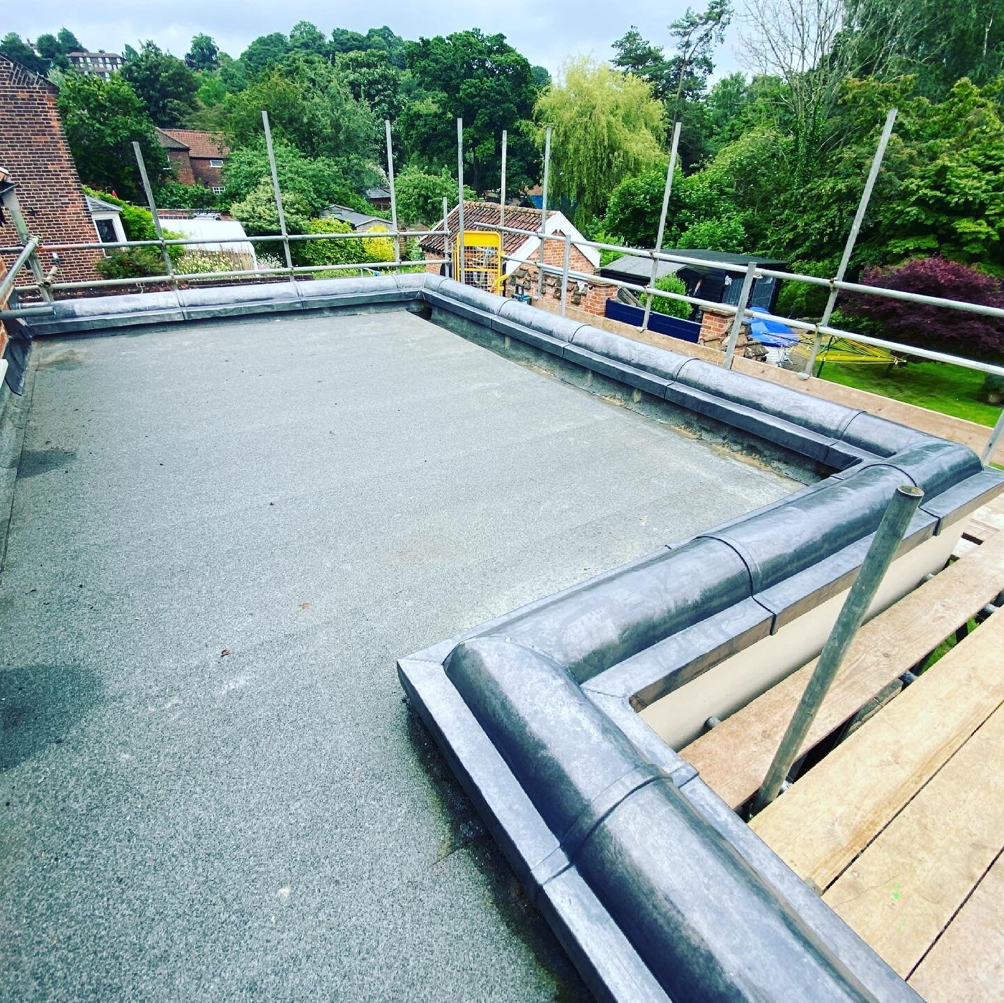 Loved doing this welted capping detail these last few days,  with a continuous trip for a nice welted edge,📞07983131947.
#leadroofingspecialists #leadroofing #leadwelding #leadbossing #leadwelding #leadworker #leadwork #leadworker #heritage #lrw_lea