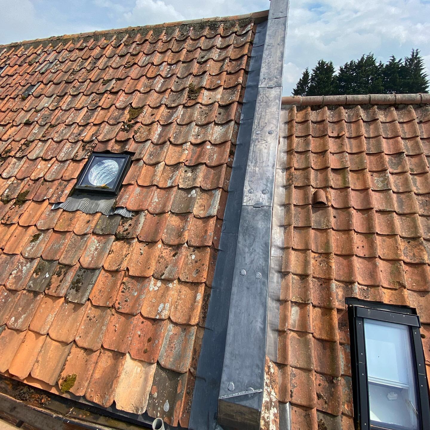 Another enjoyable job we completed in the sun ☀️ on this lovely converted barn  with new lead flashings and the gable lead capped to make sure it  doesn&rsquo;t let anymore water through those bricks. 📞07983131947 #leadwelding #leadroofingspecialist