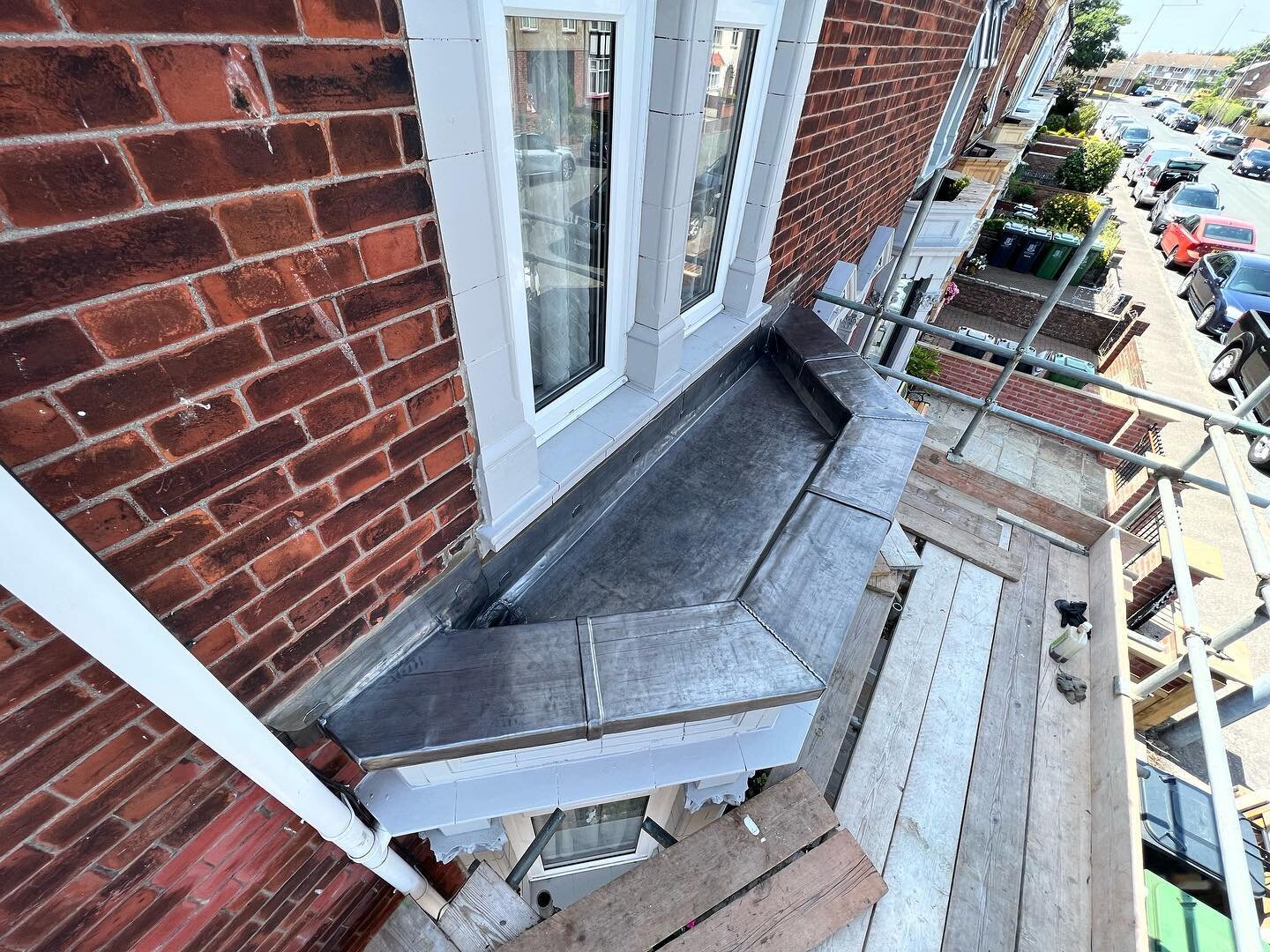 Nice little inverted bay window we re done last week, unfortunately it wasn&rsquo;t up to scratch and the water wouldn&rsquo;t stop coming in. The client definitely won&rsquo;t have anymore problems now. 📞07983131947 #leadwork #leadworker #leadworke
