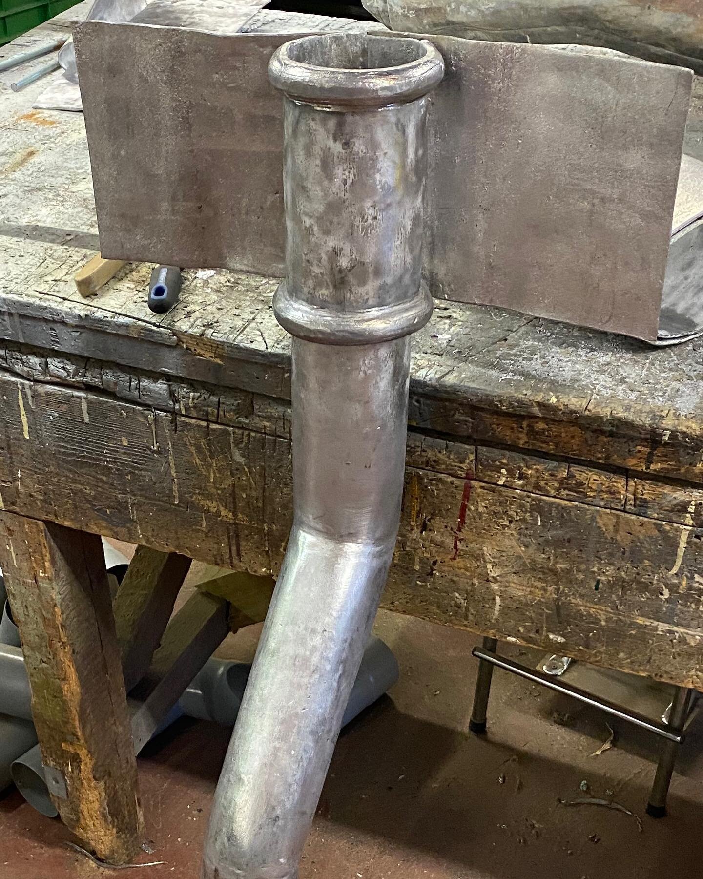 A set of  new sandcast down pipes fabricated ready for the church to be fitted with a nice simple hopper.📞07983131947
#leadwork #leadworker #leadworkers #leadroof #leadroofer #leadroofing #church #heritage #heritageroofing #leadspecialists #builders